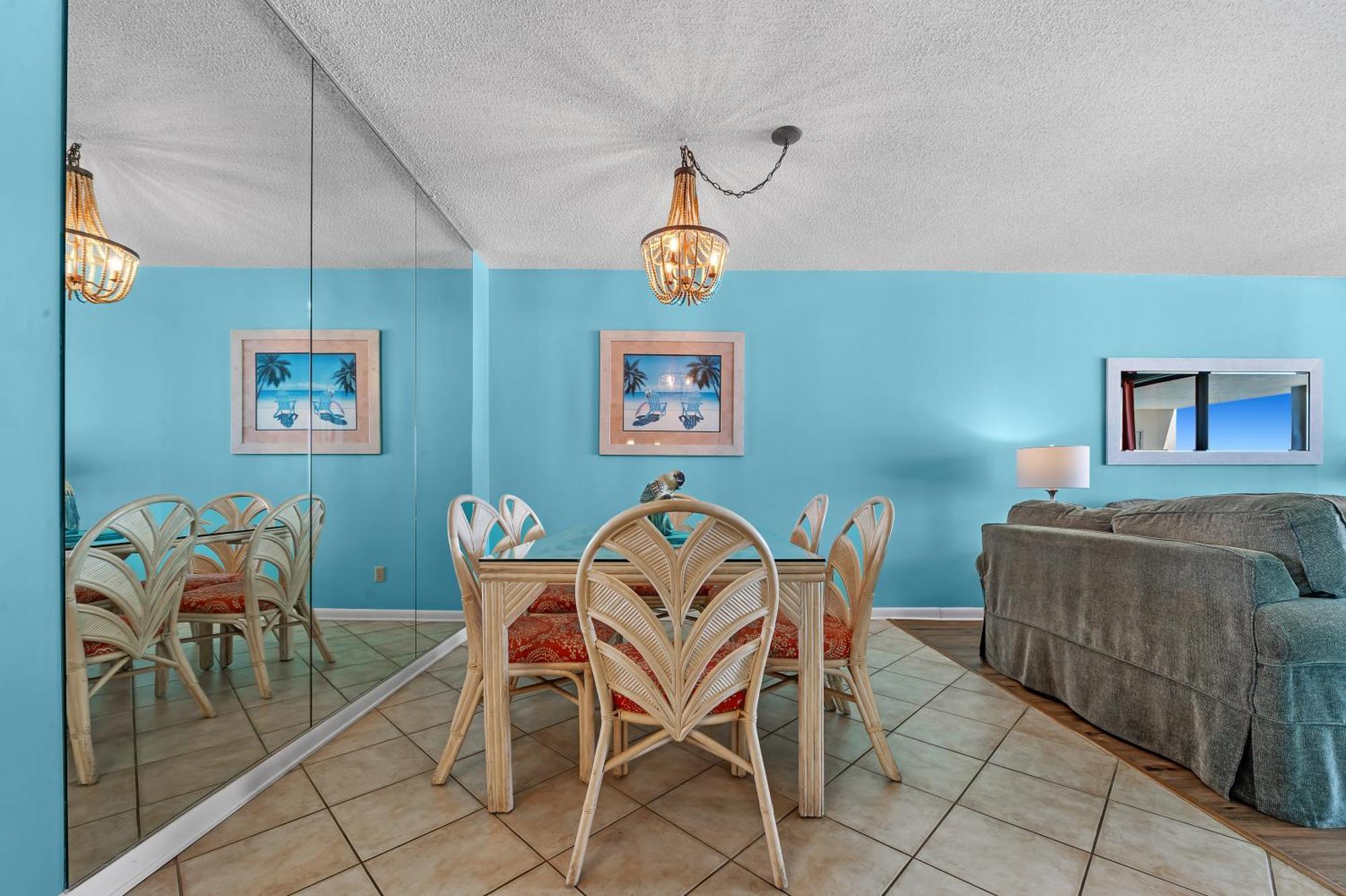 White Caps Apartment *