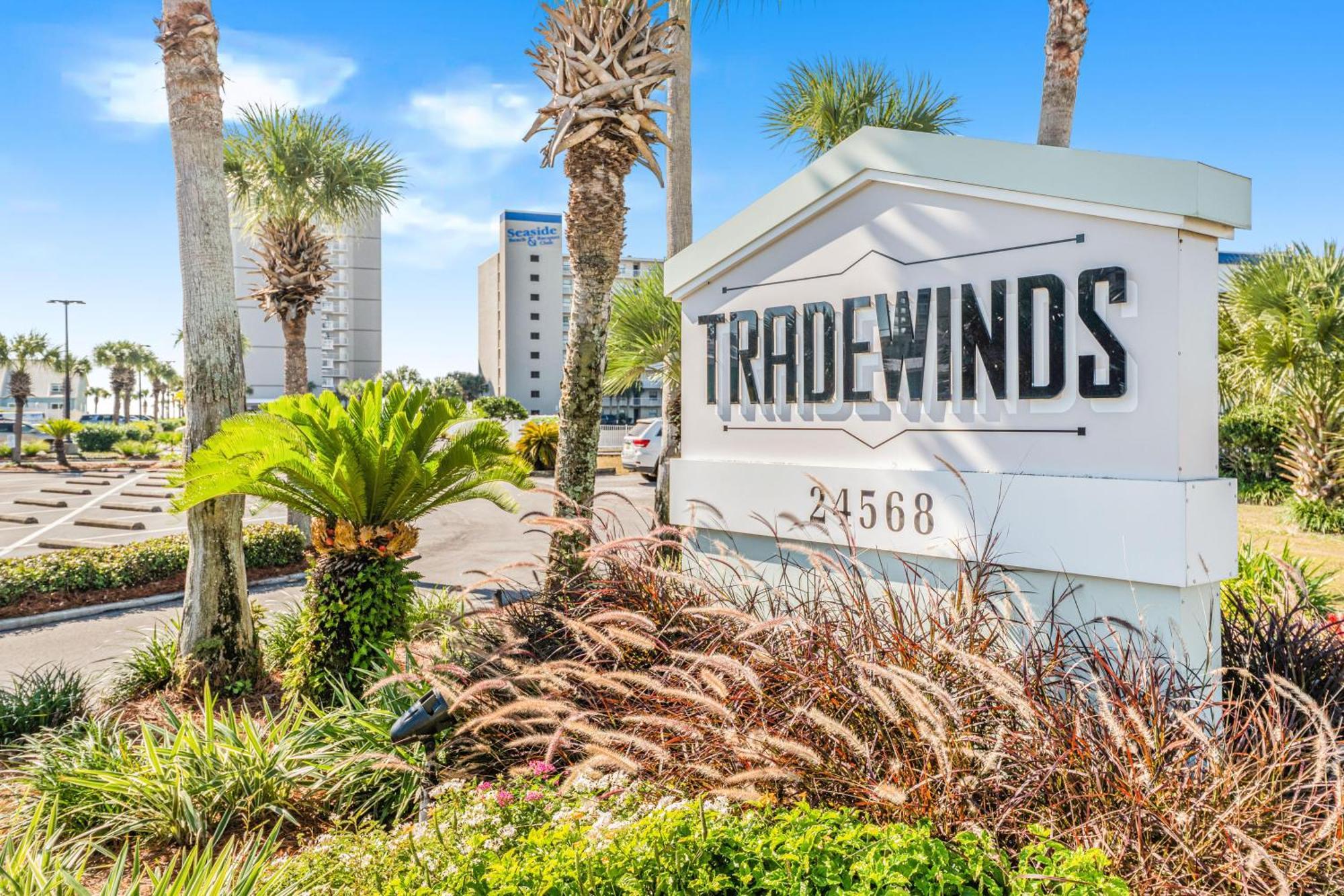 Tradewinds 906 *