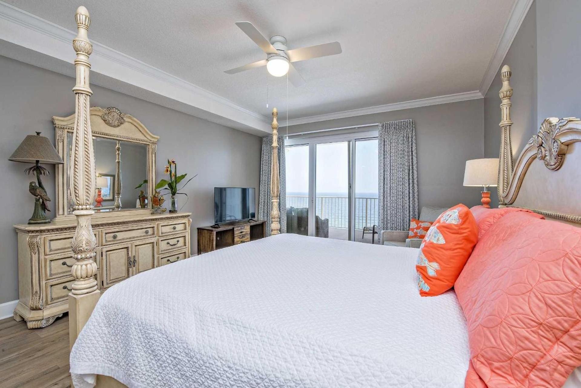 Regency Isle 1001 *