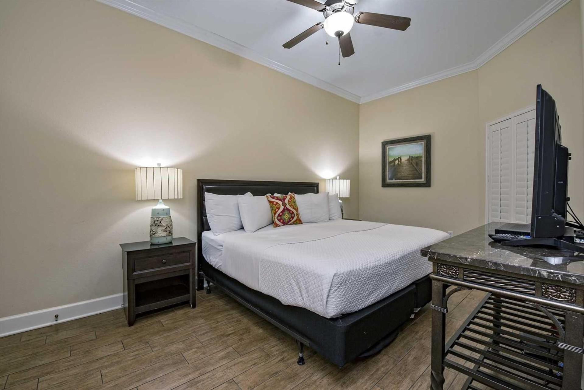 Phoenix West Ii 1808 Holiday home *