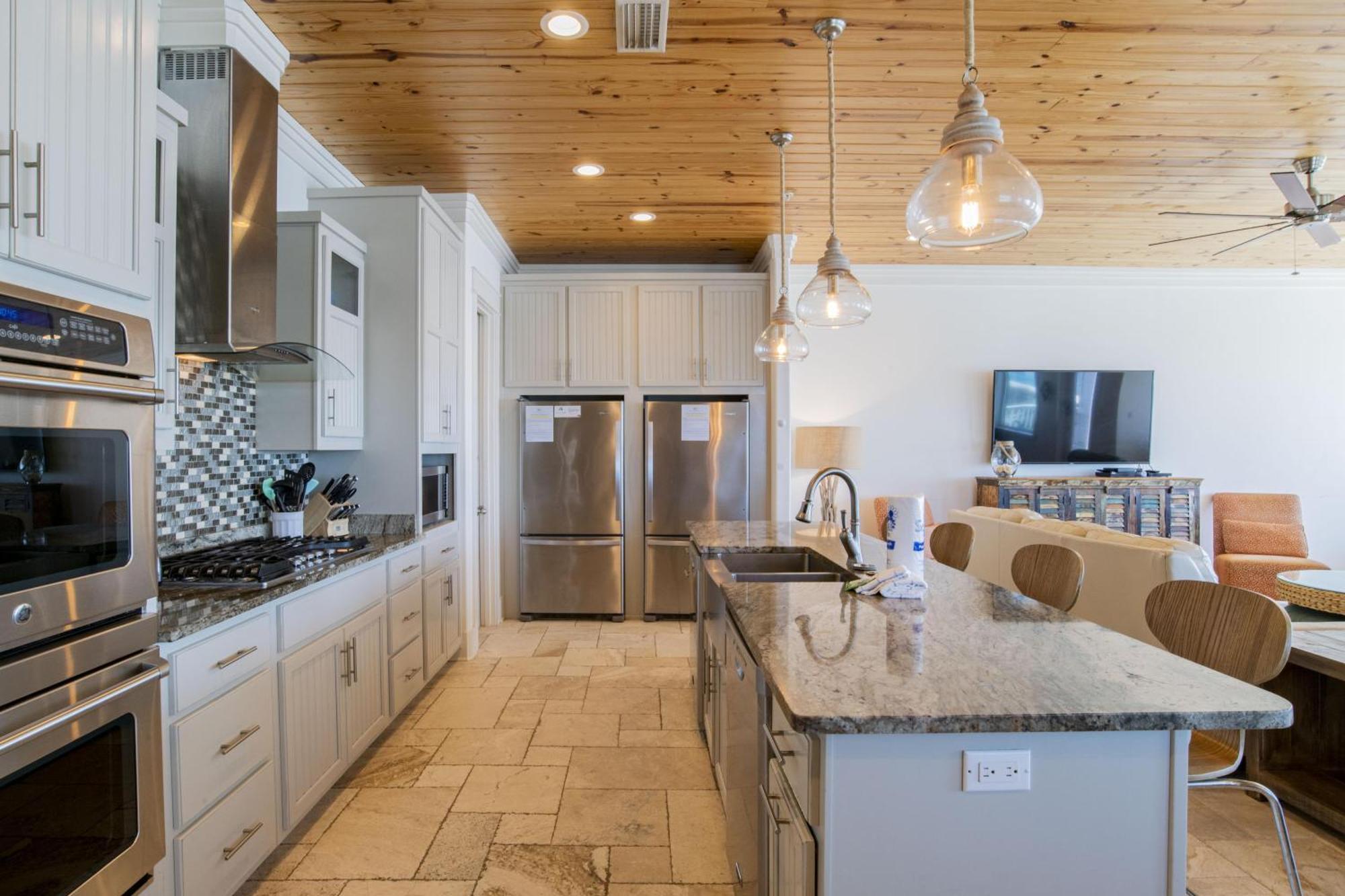 Castle In The East West 2 - 18 Bedrooms * Orange Beach