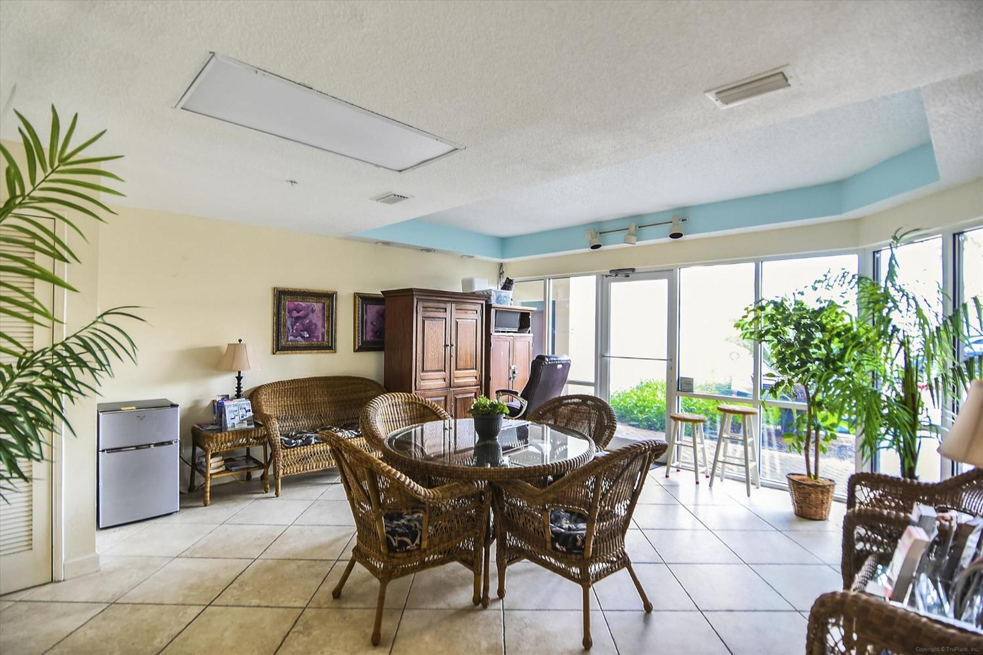 The Enclave Unit 1002 *