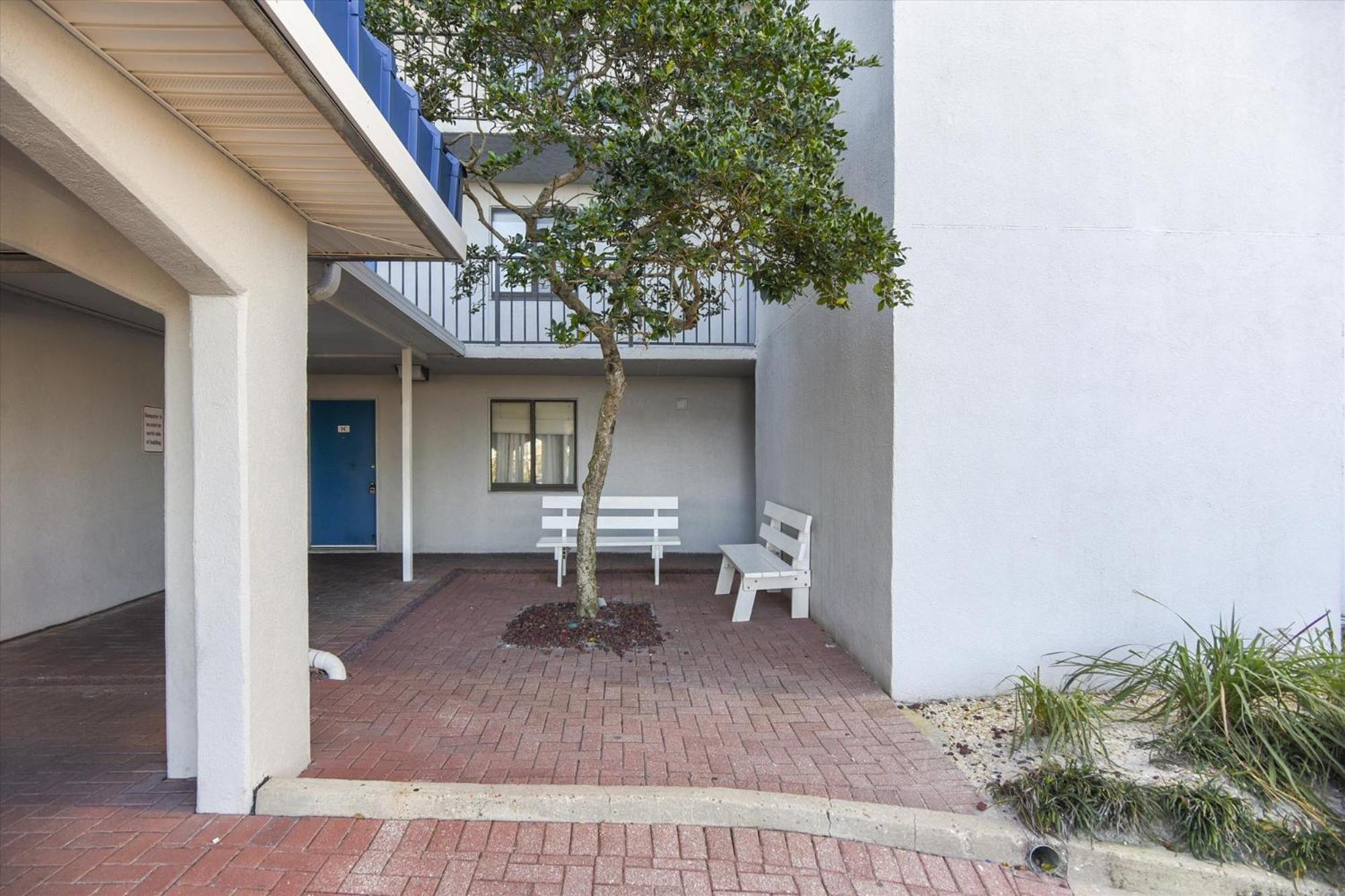 Romar Tower Unit 8c Holiday home