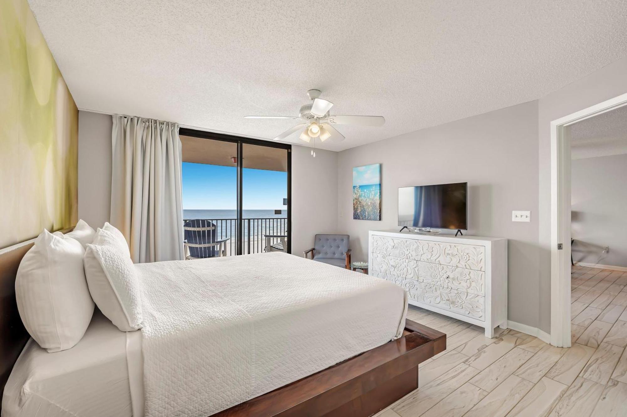 Phoenix East 806 * Orange Beach