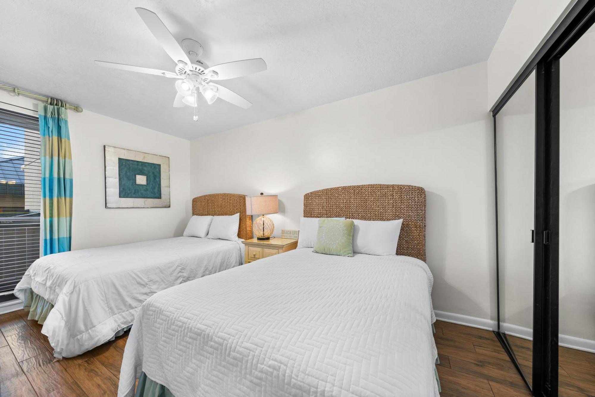 White Caps Apartment