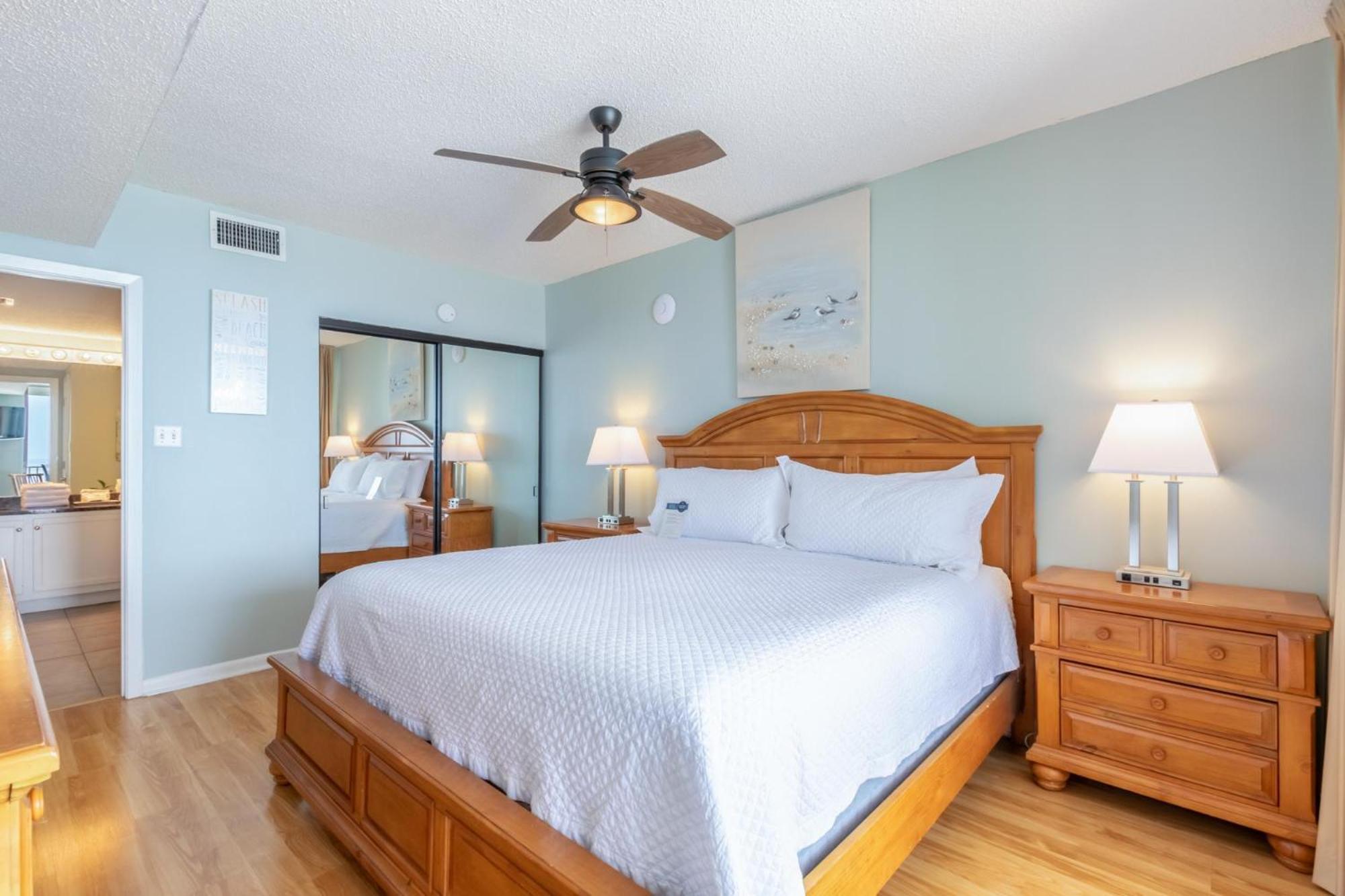 Apartment Romar Place 505 By Liquid Life