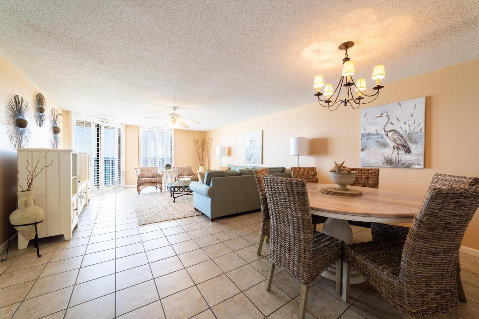 Apartment Phoenix East Ii 2103 By Liquid Life