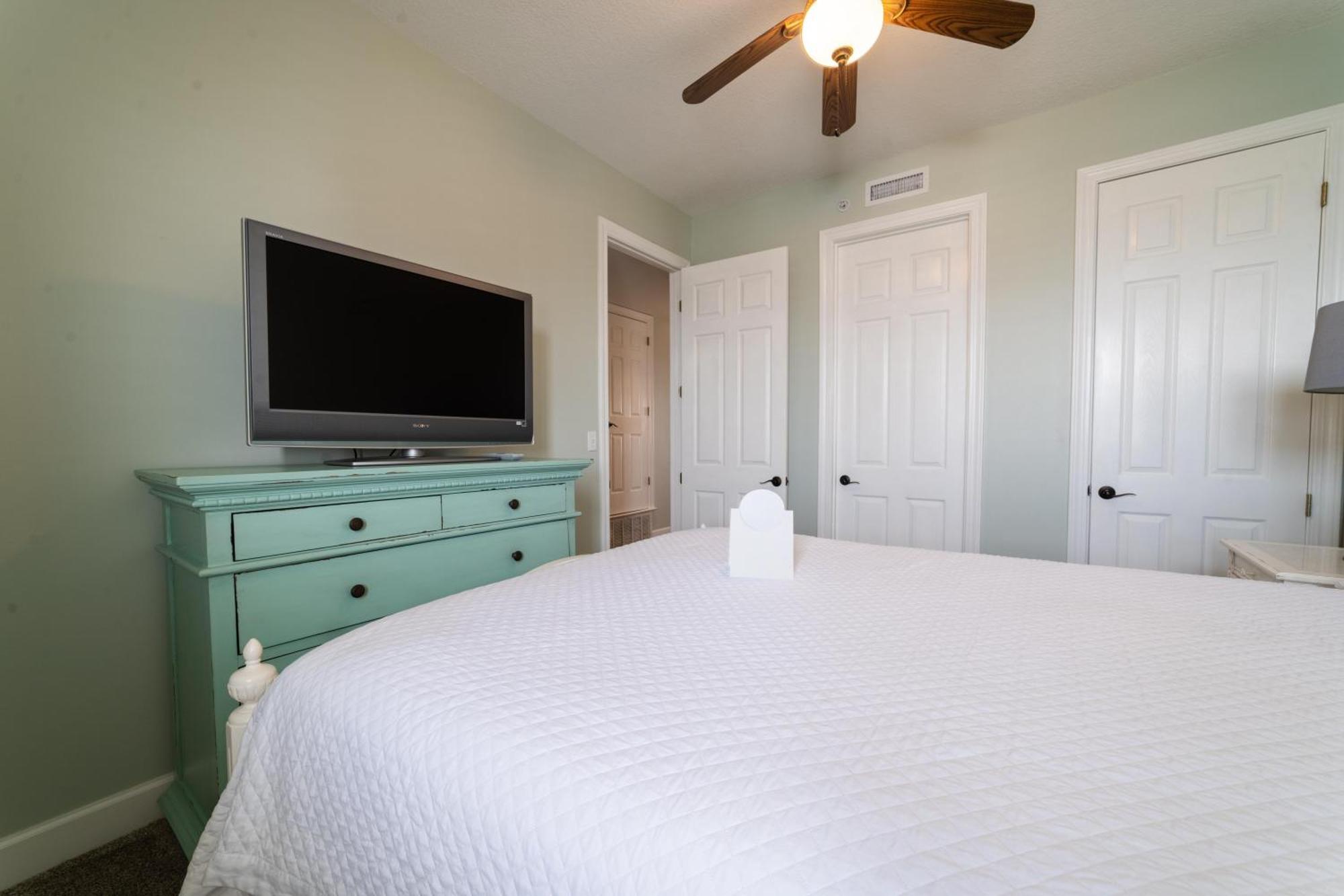 Regency Isle 1102 Penthouse By Liquid Life *