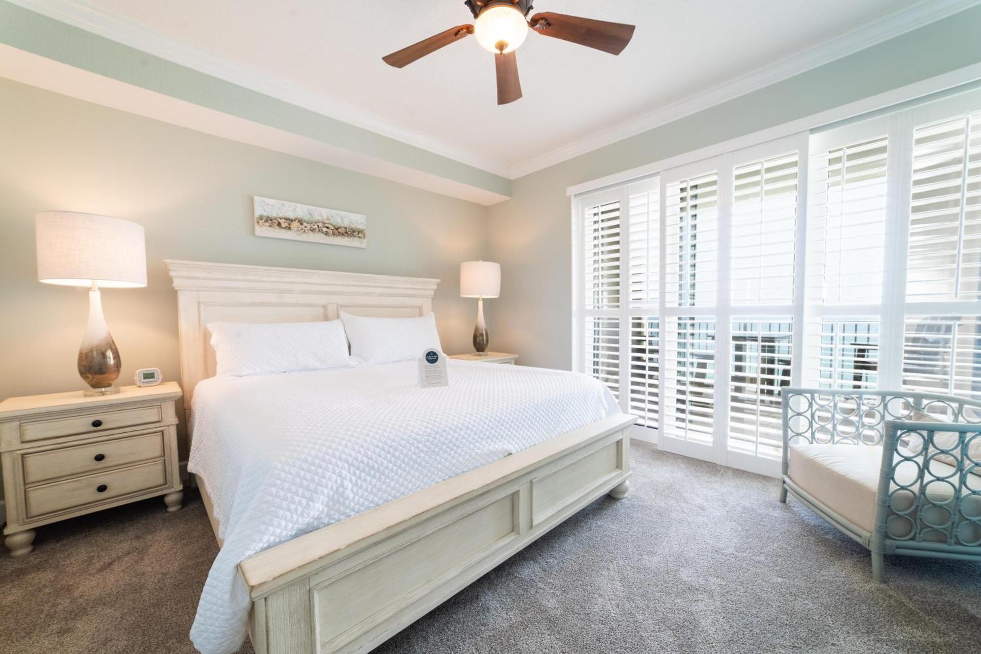Regency Isle 1102 Penthouse By Liquid Life