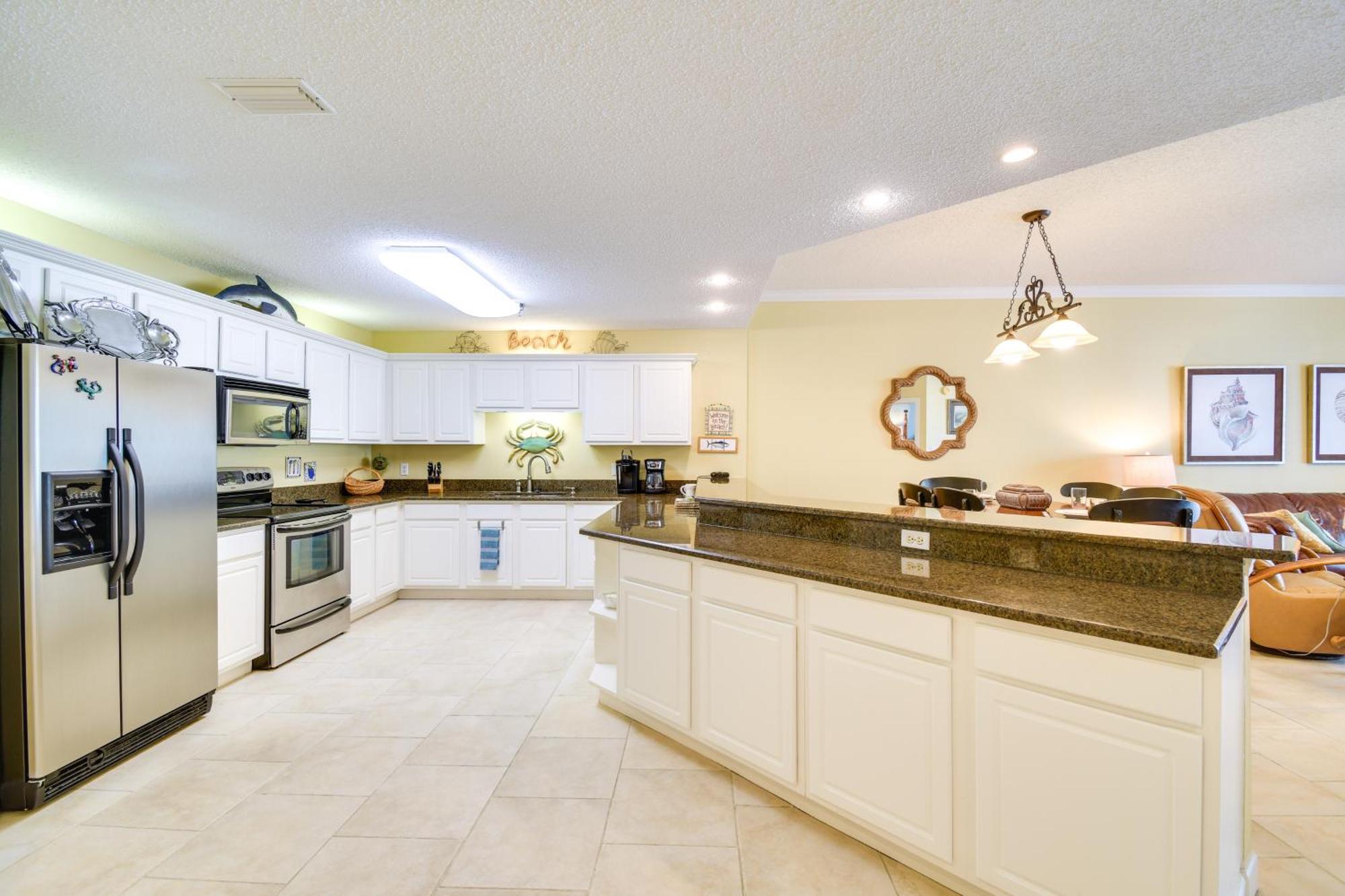 Waterfront Orange With Bayside Balcony! Apartment *