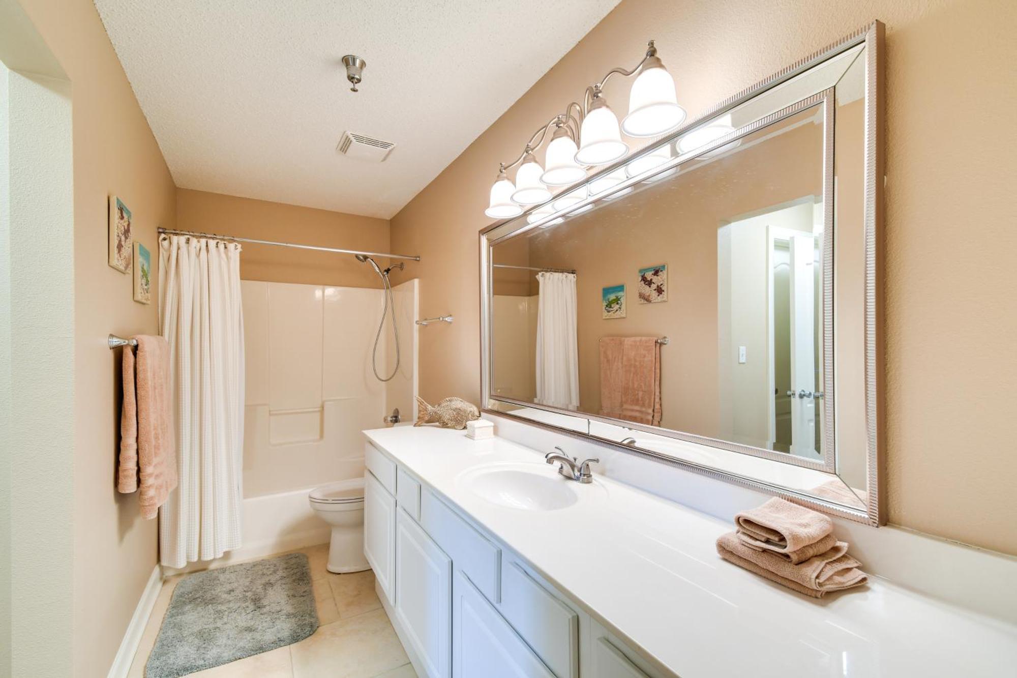 Waterfront Orange With Bayside Balcony! Orange Beach