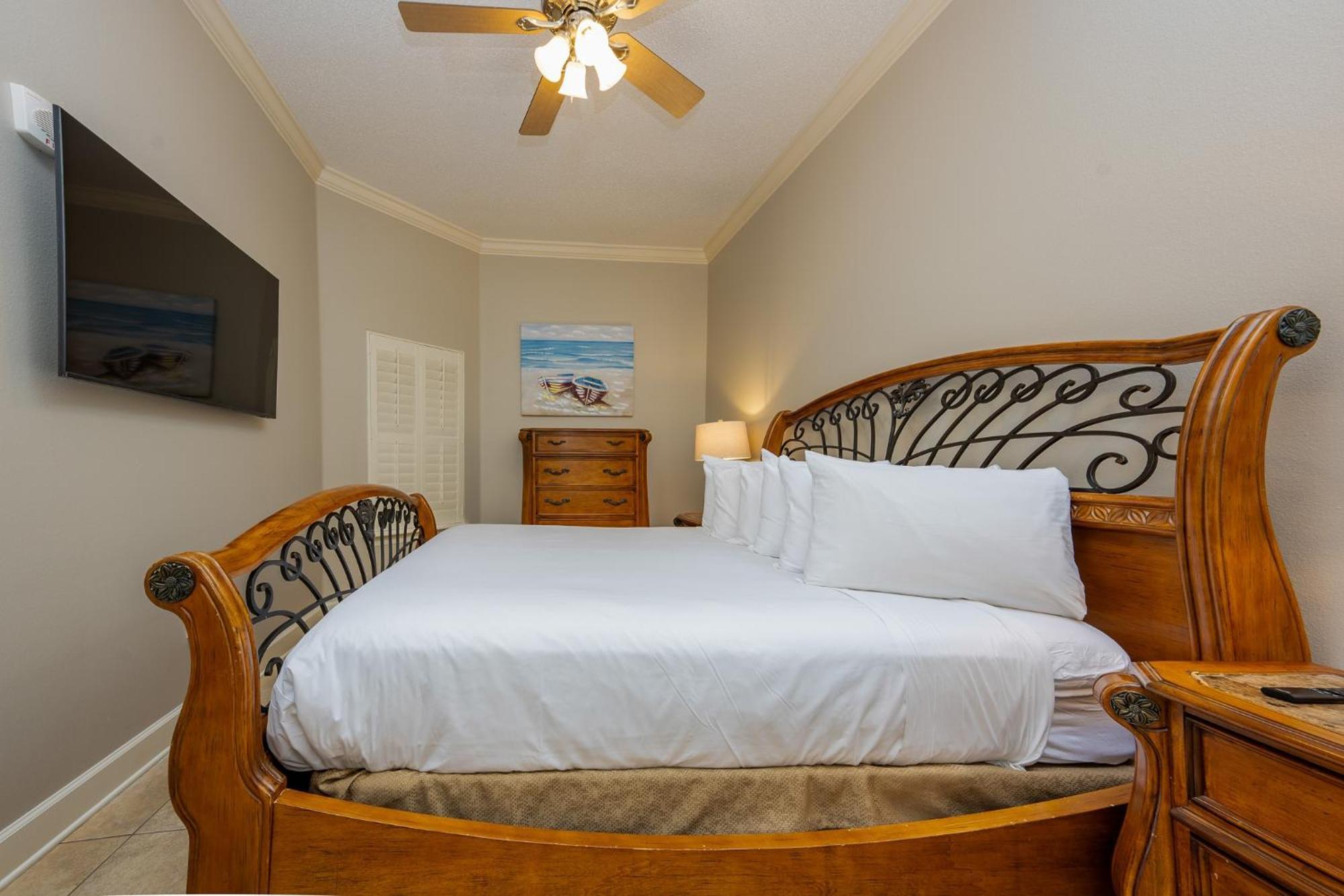 Phoenix West 1002 Apartment *