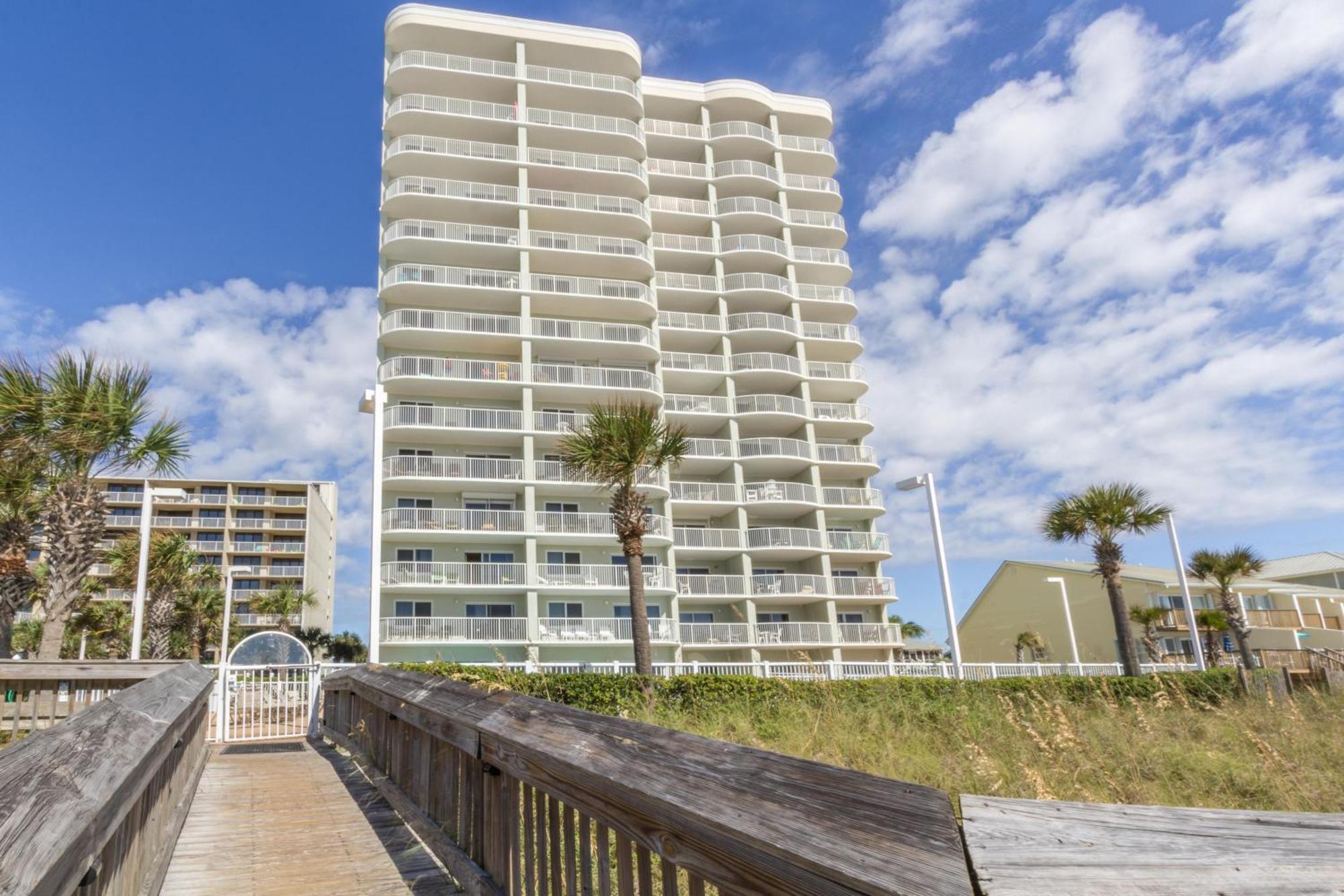 Tradewinds 808 Holiday home *