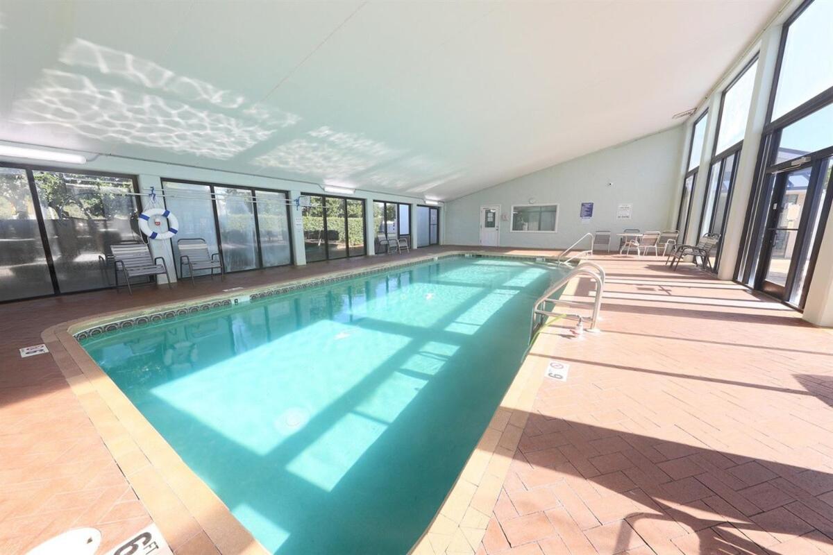 Seaside And Racquet Club 5814 - 3 Bedroom Beachfront Apartment