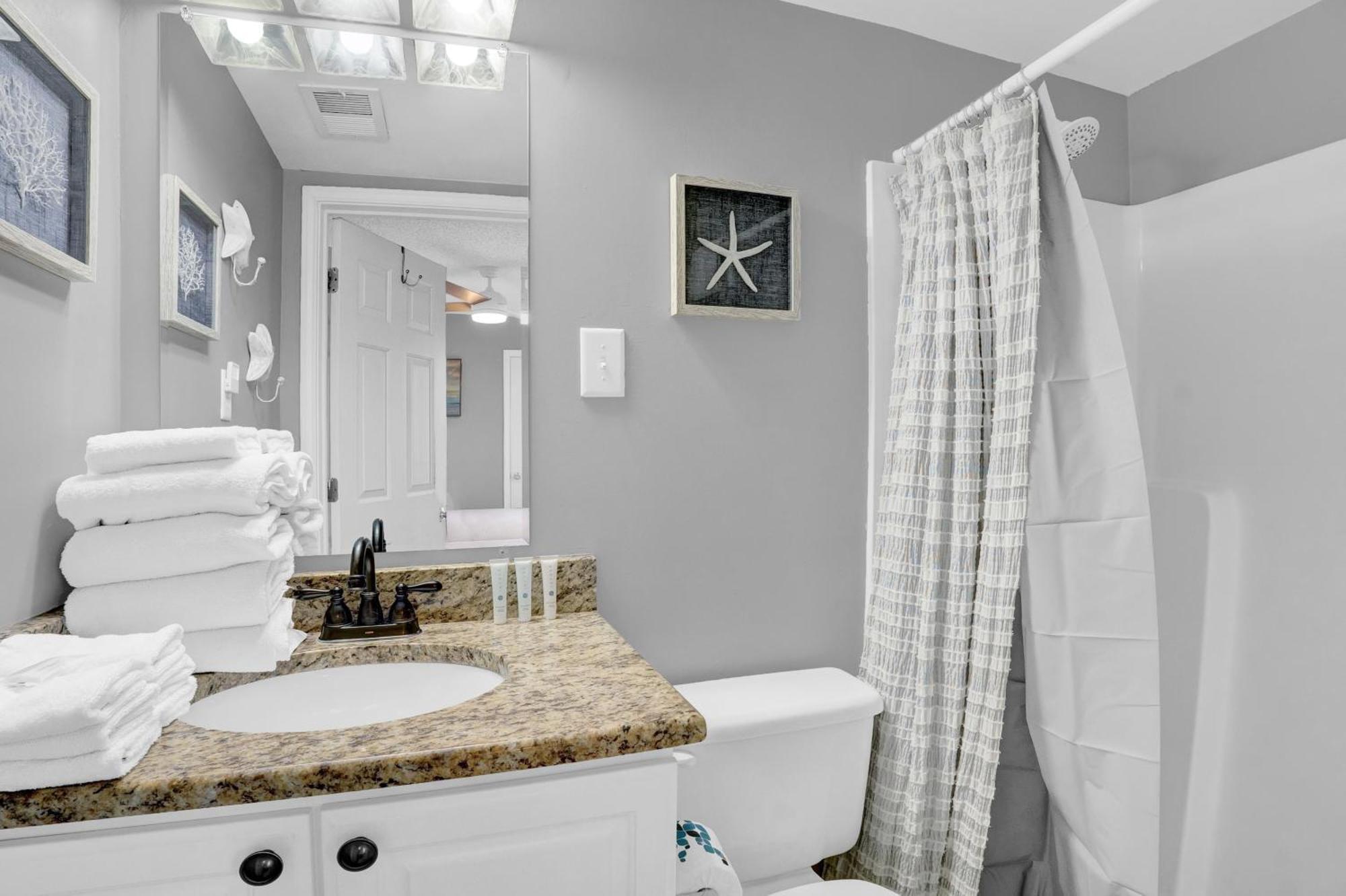 Tradewinds 808 Holiday home *