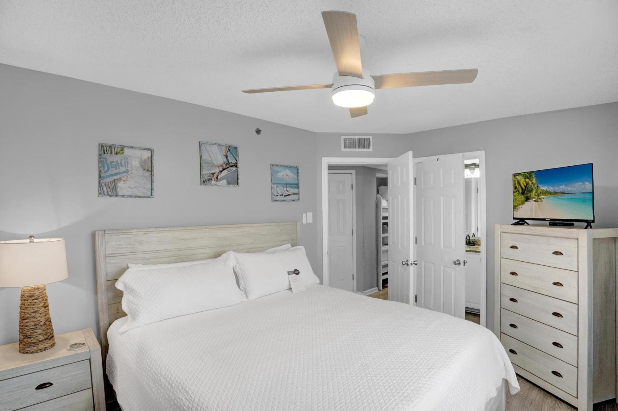 Tradewinds 808 Holiday home *