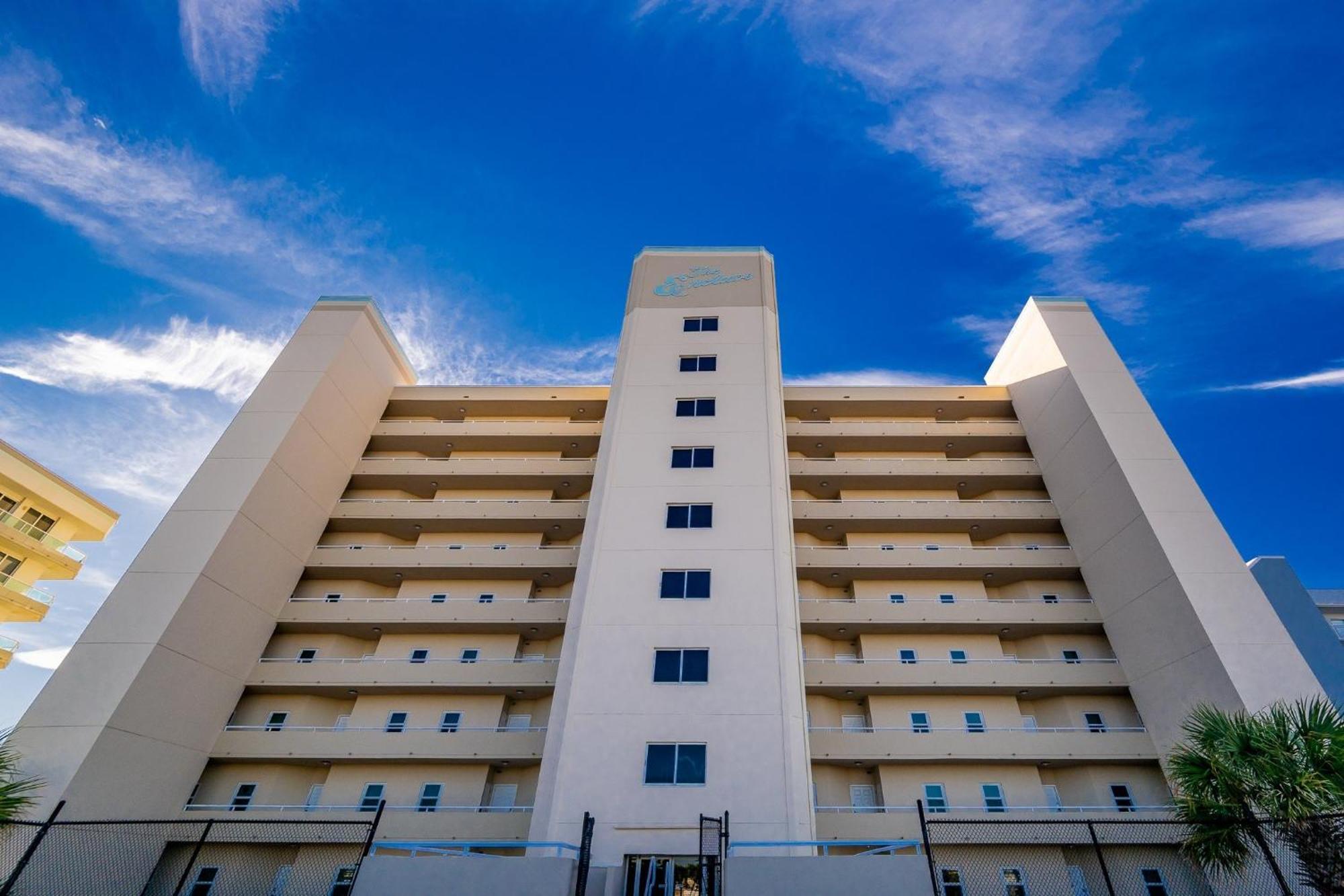 Enclave 405 Apartment *