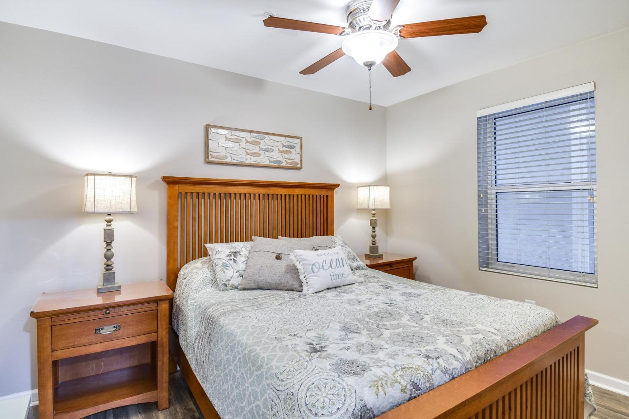 With Pool Access Walk To Cotton Bayou Beach! Apartment *