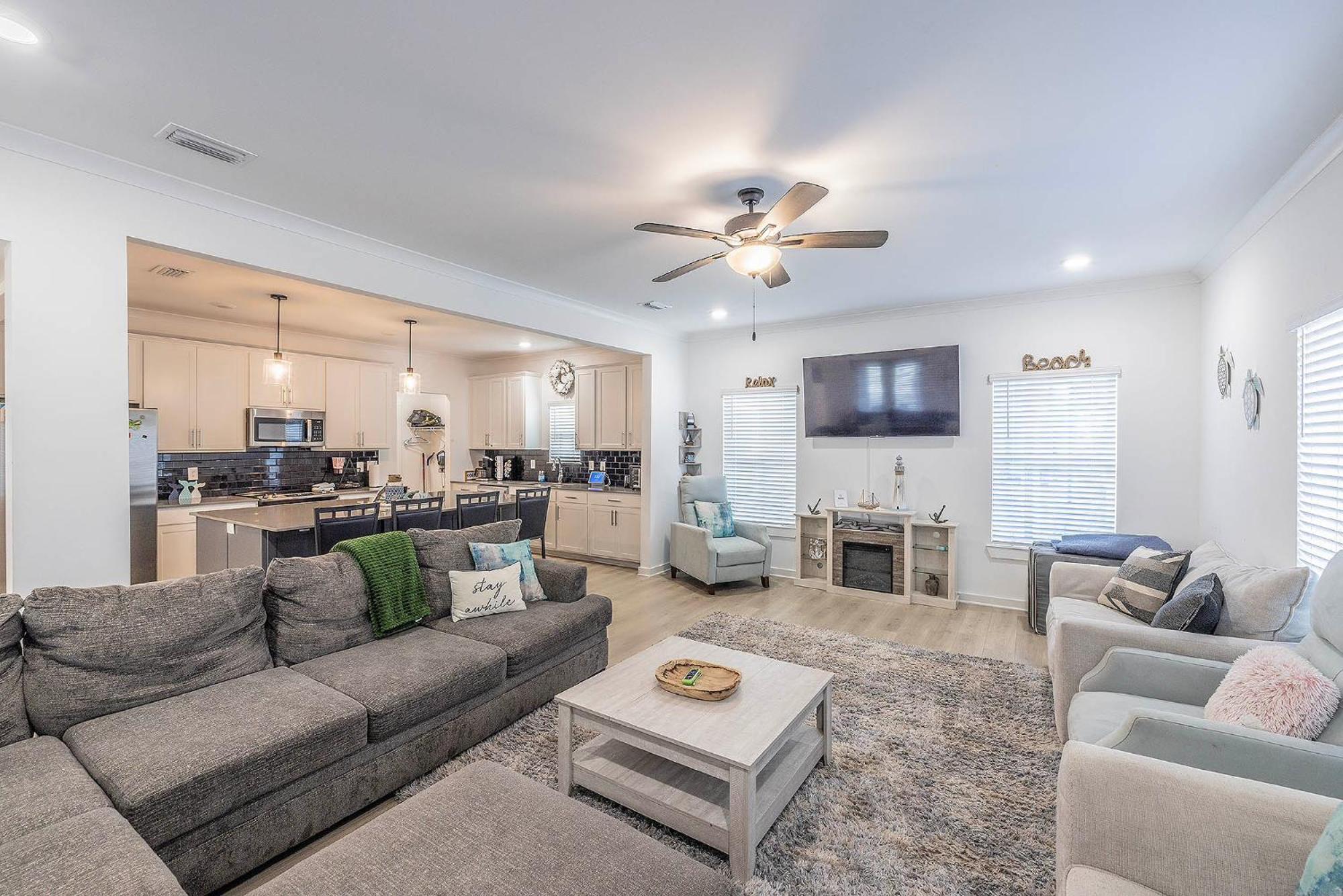 Holiday home 5 Star 4/3 Sleeps 16 With Arcade Game & Pool! Orange Beach