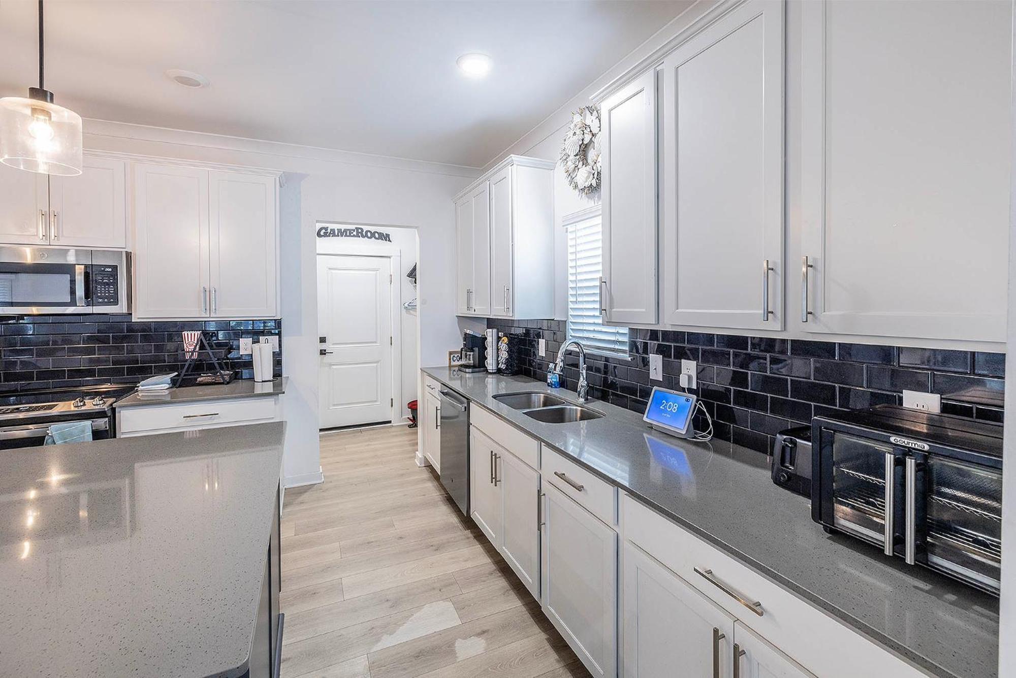 5 Star 4/3 Sleeps 16 With Arcade Game & Pool! * Orange Beach