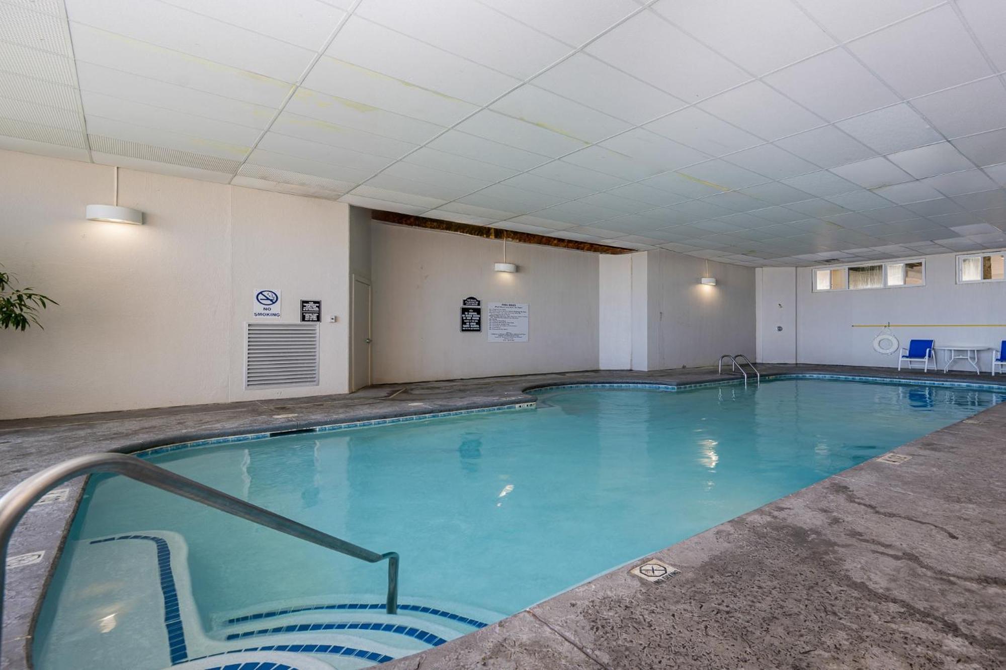 Admiral's Quarters 402