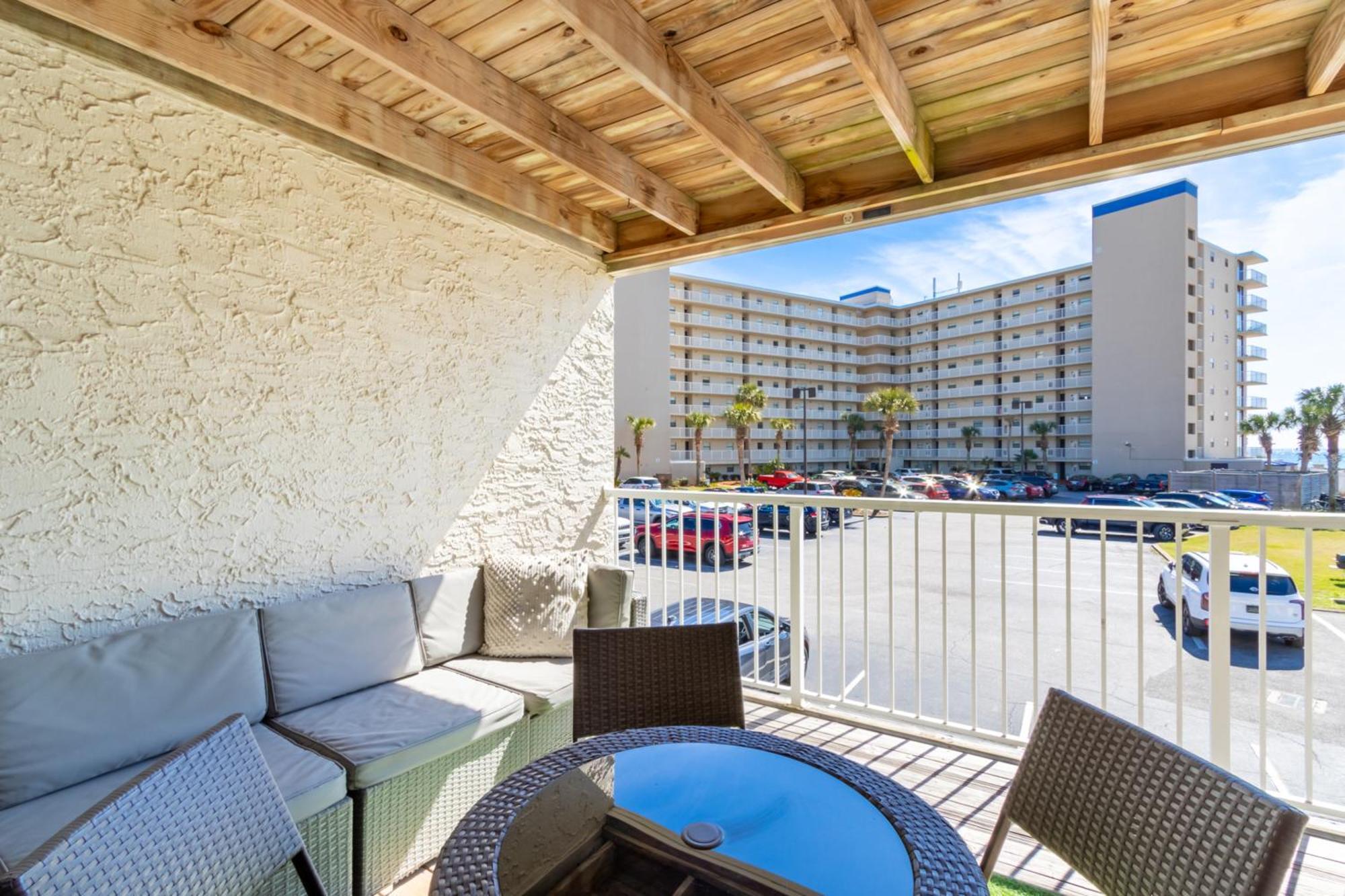 Seaside & Racquet *