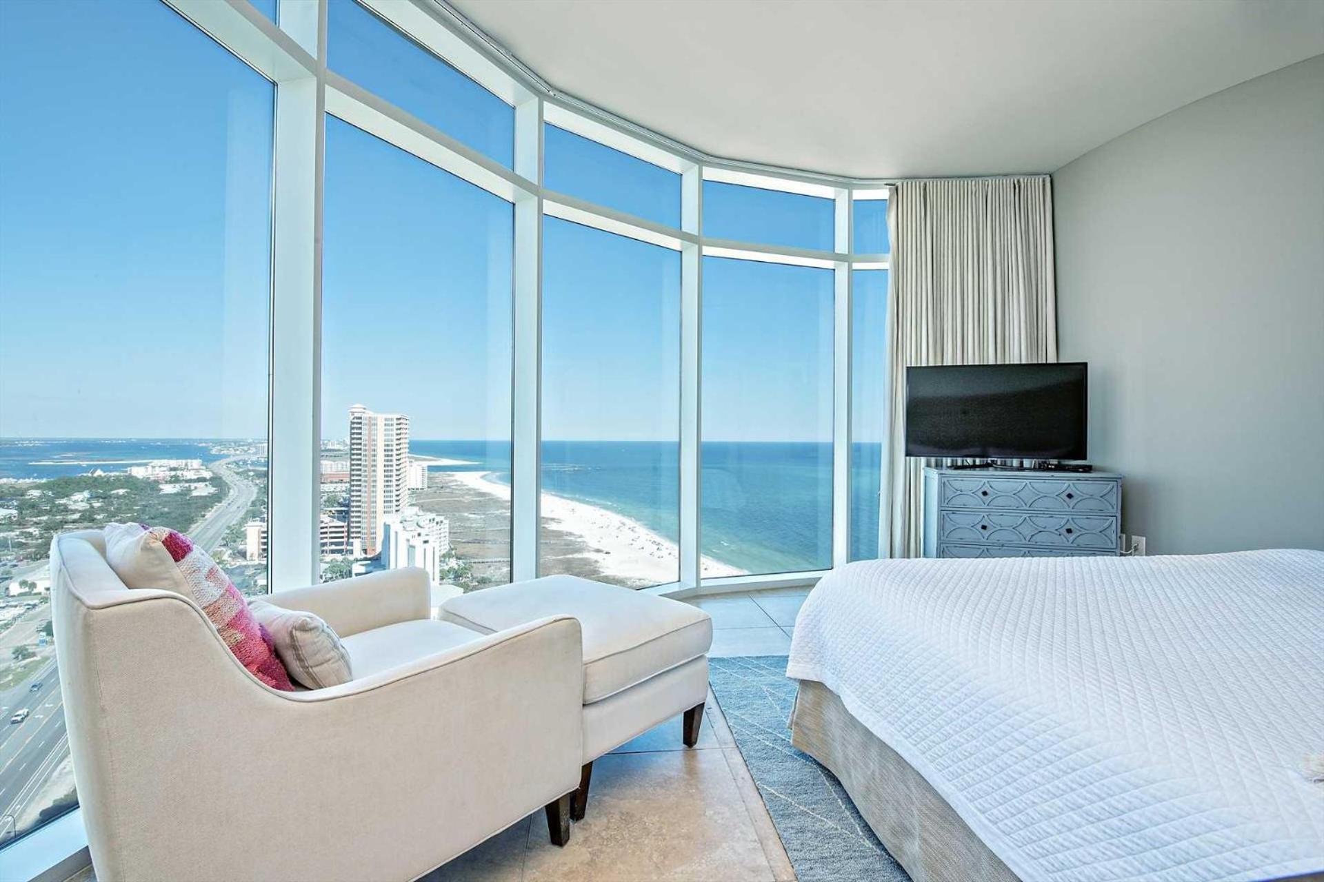 Turquoise Place C2201