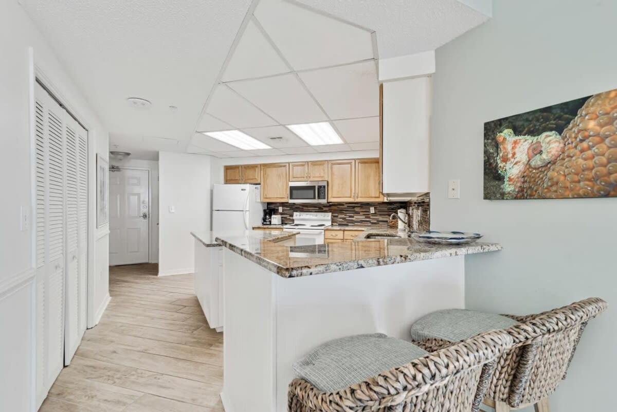 Palms 304 3rd Floor 3 Bedrooms 3 Baths Corner Unit Front Holiday home *