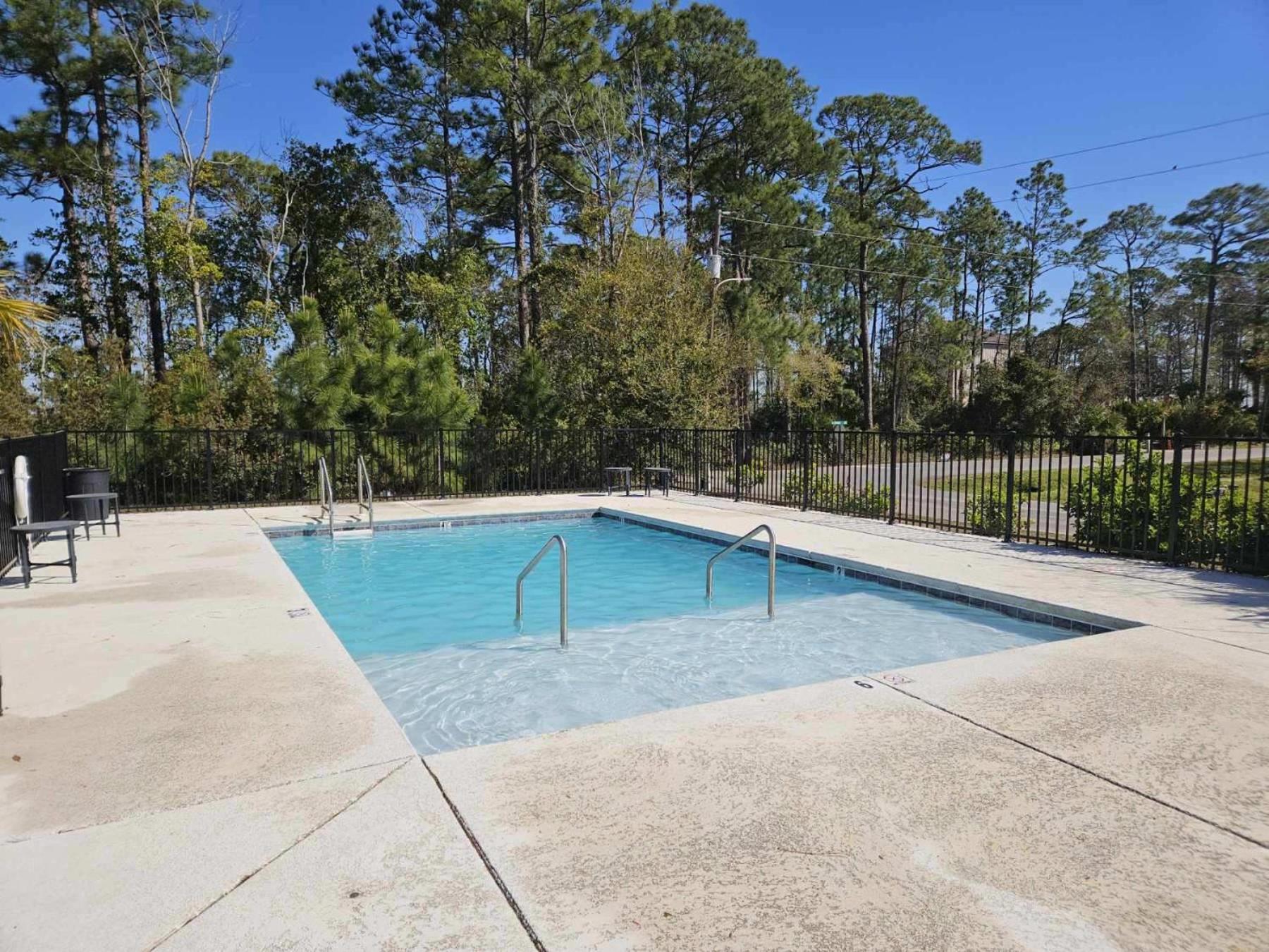 Beautiful 3br/25ba W/ Kayak Access, Sleeps 10 Holiday home