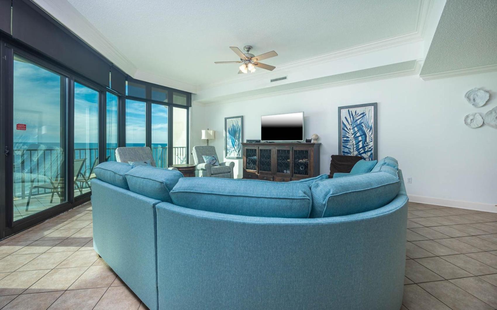 Phoenix West 1107 Apartment