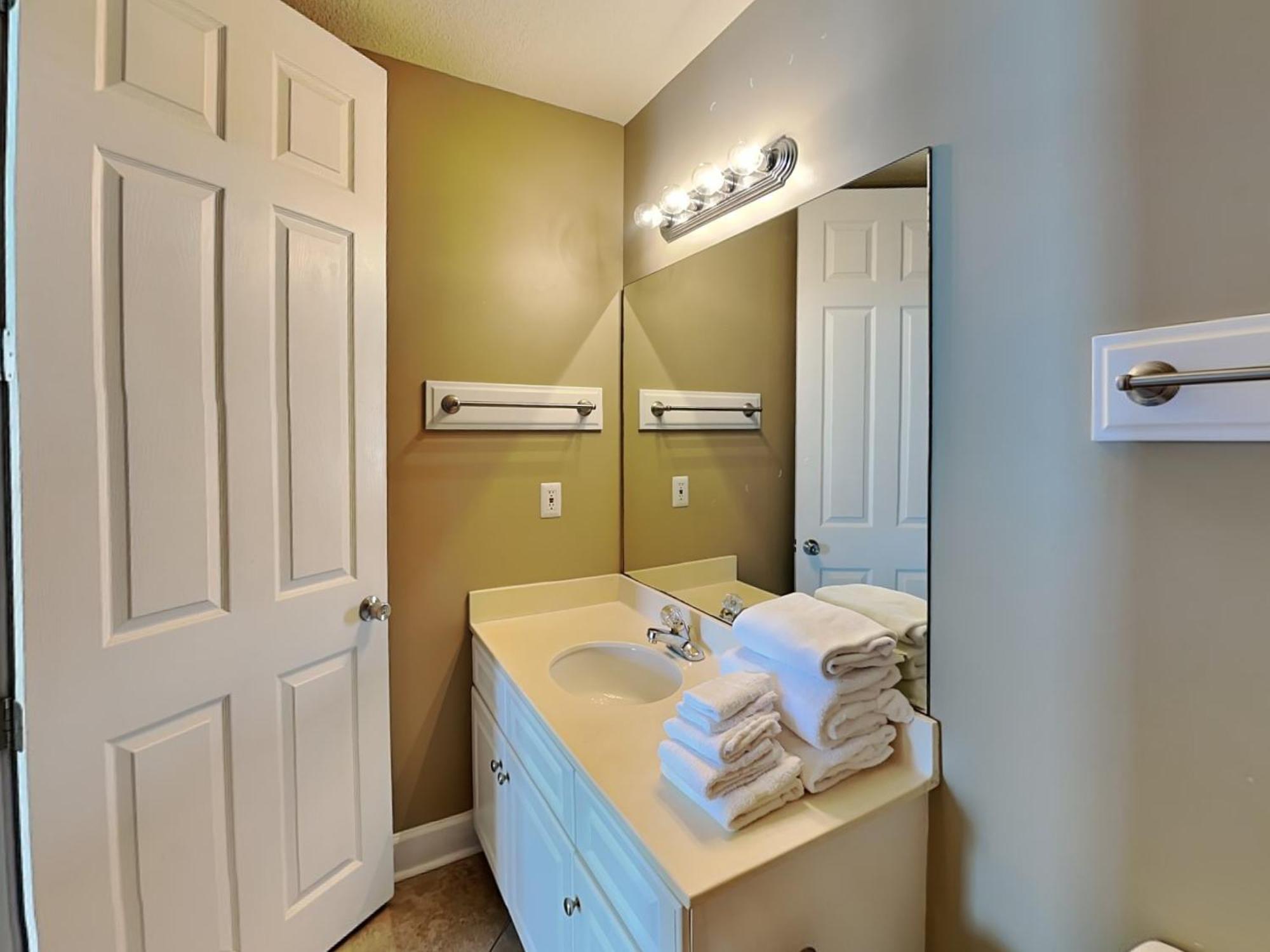 Apartment Regency Isle #512