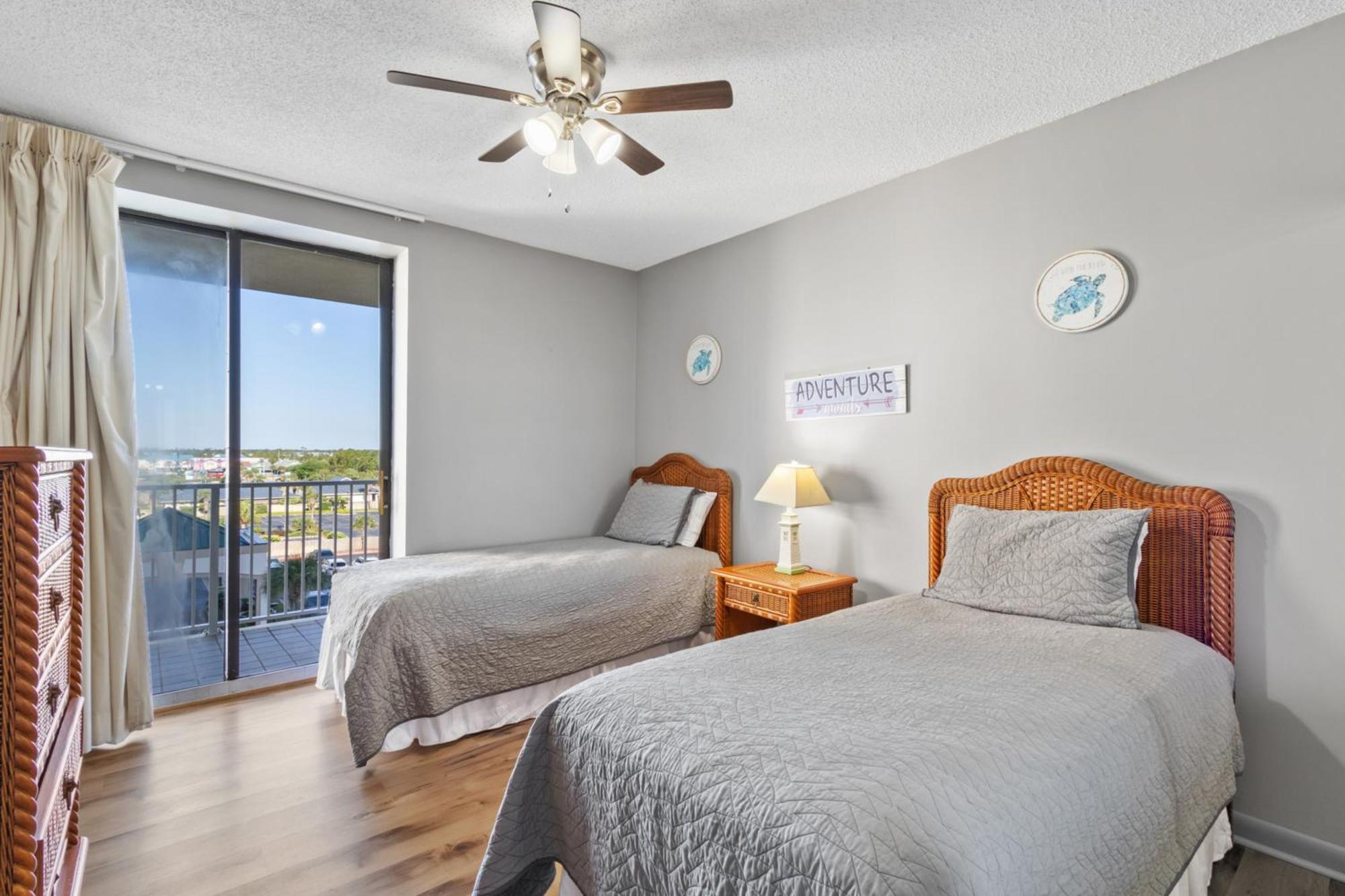 White Caps Apartment