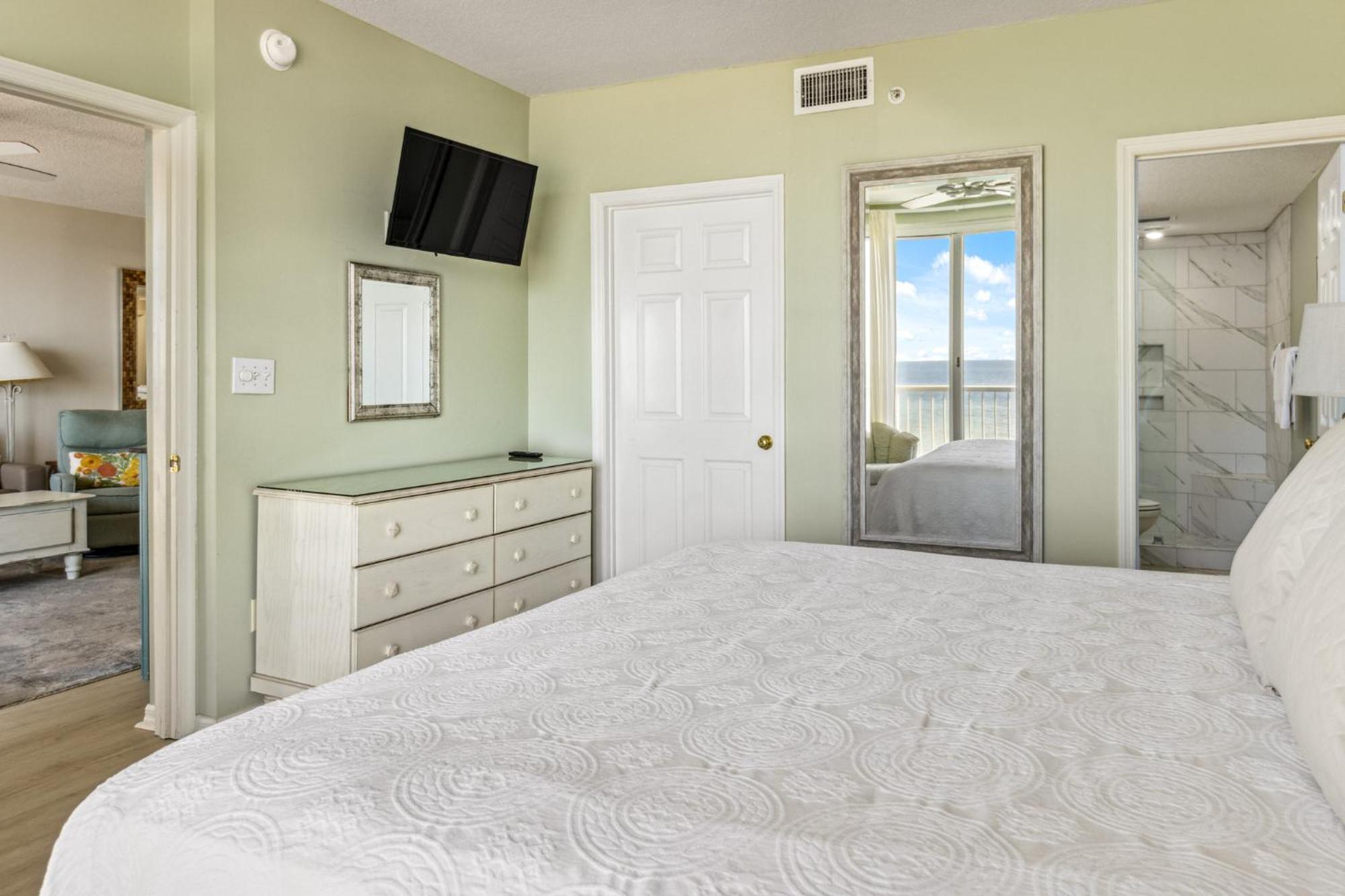 Emerald Key 302