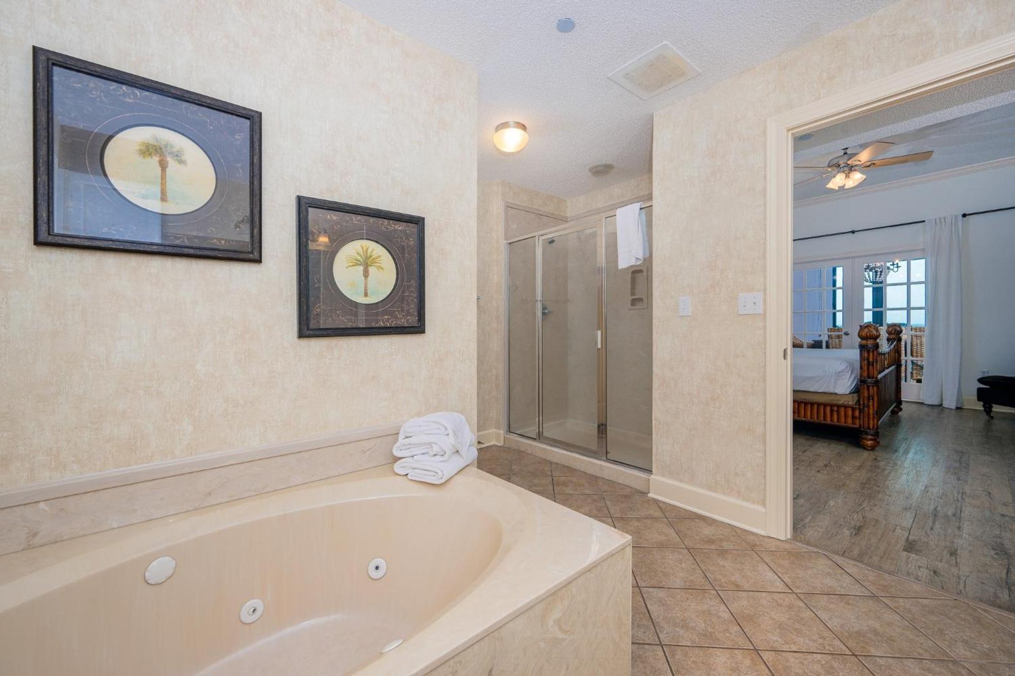 Phoenix West 1107 Apartment *