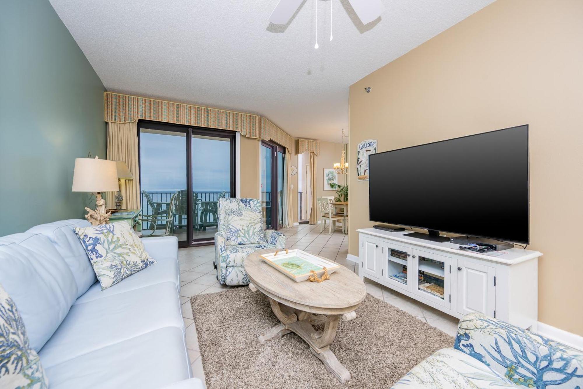 Phoenix East 1502 Apartment