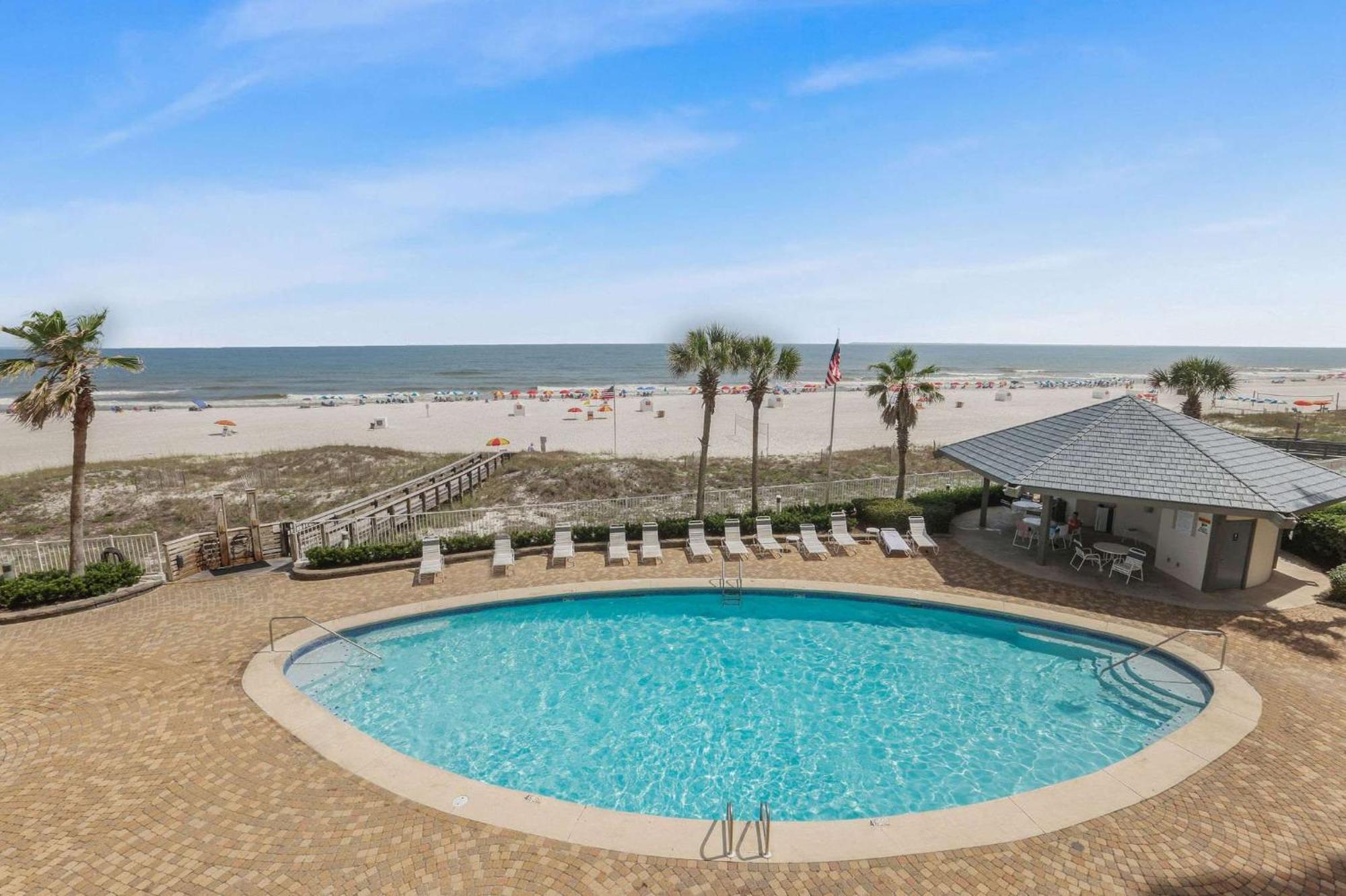 Windward Pointe 304- Pristine Amenities Galore Holiday home *