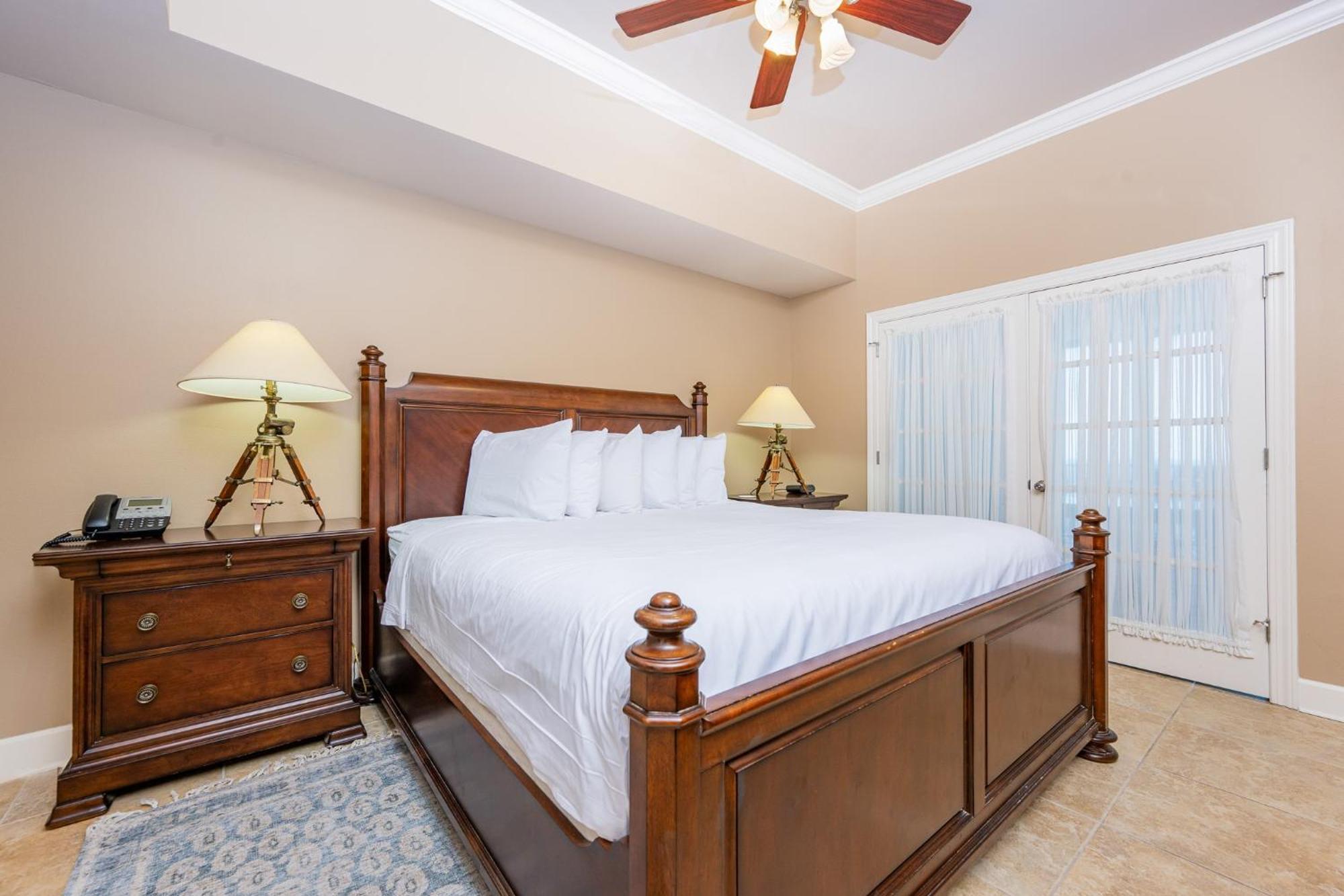 Phoenix West 2204 Apartment *