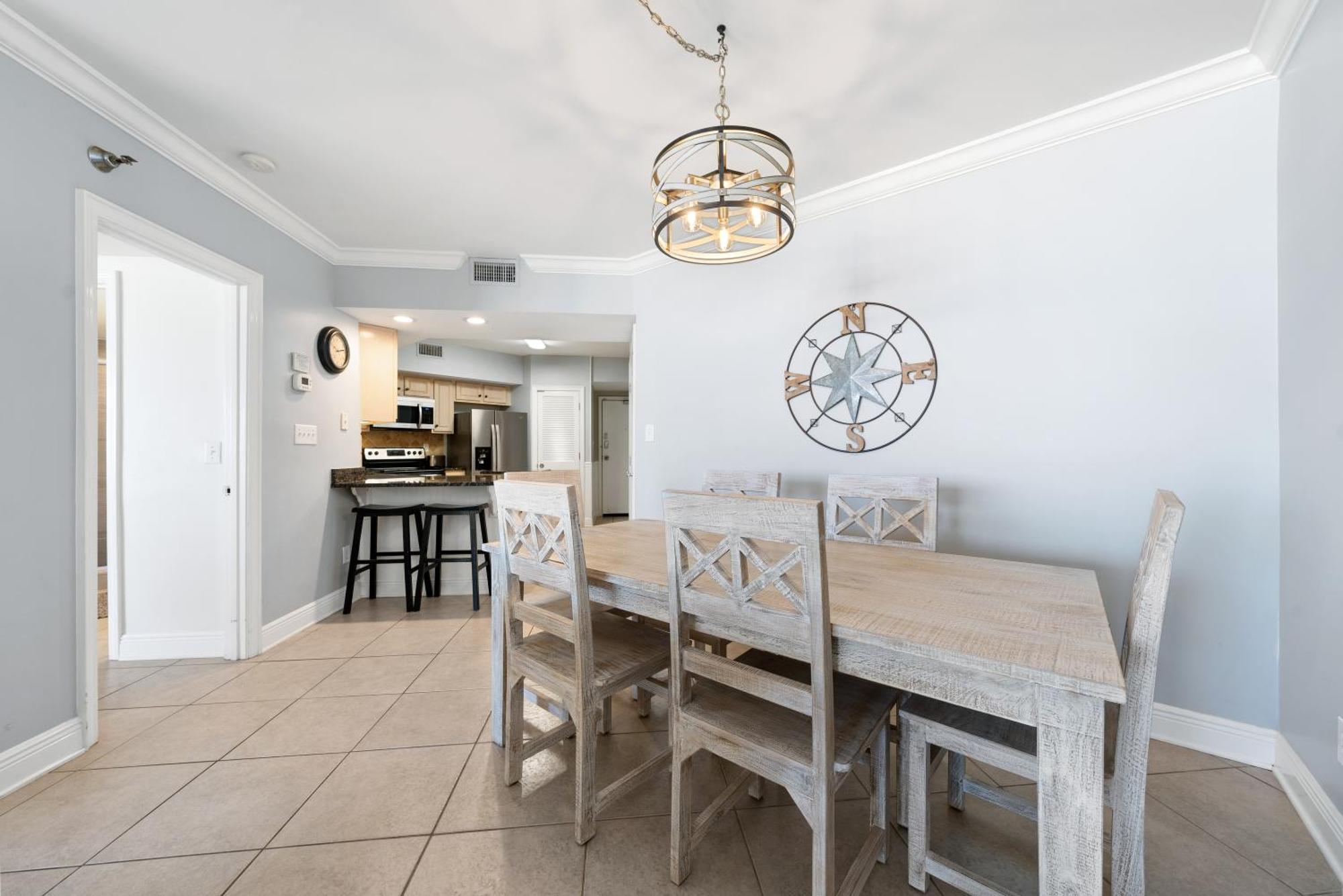White Caps Apartment *
