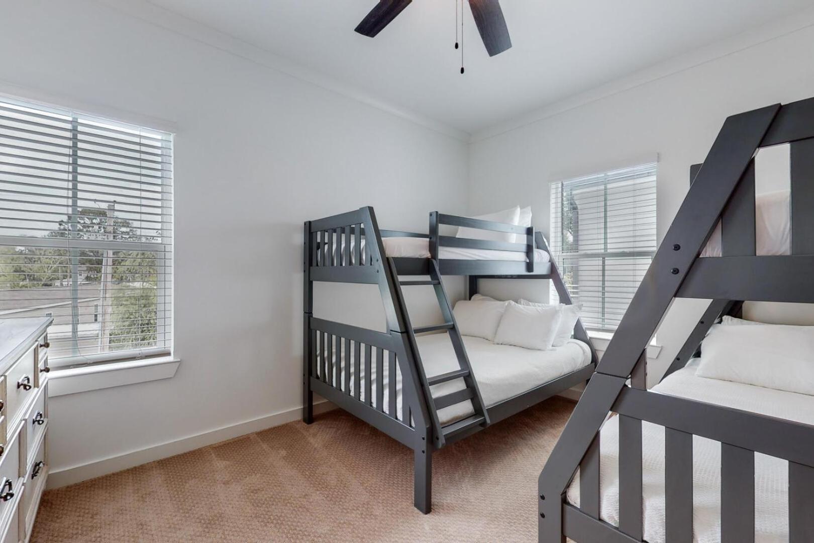 Holiday home Stunning 3br/25ba, Pet Friendly, Sleeps 12