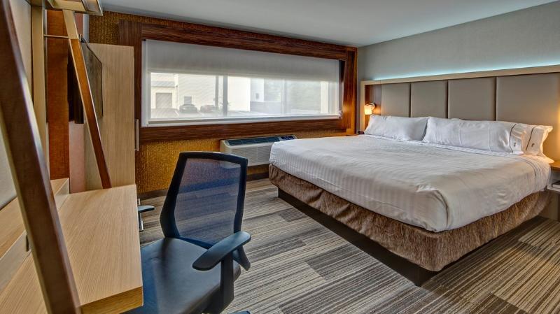 Resort Express Orange - On The By Ihg