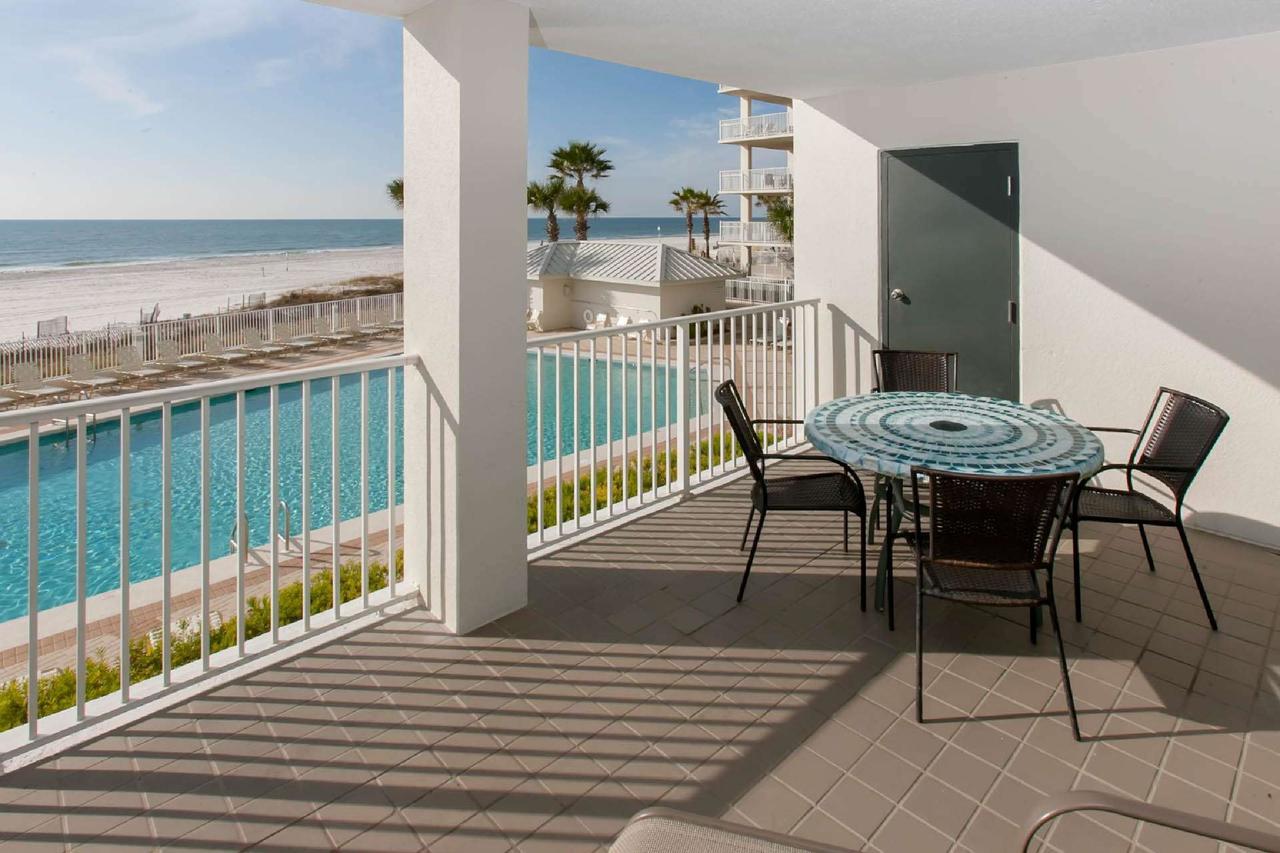 Pelican Pointe 205
