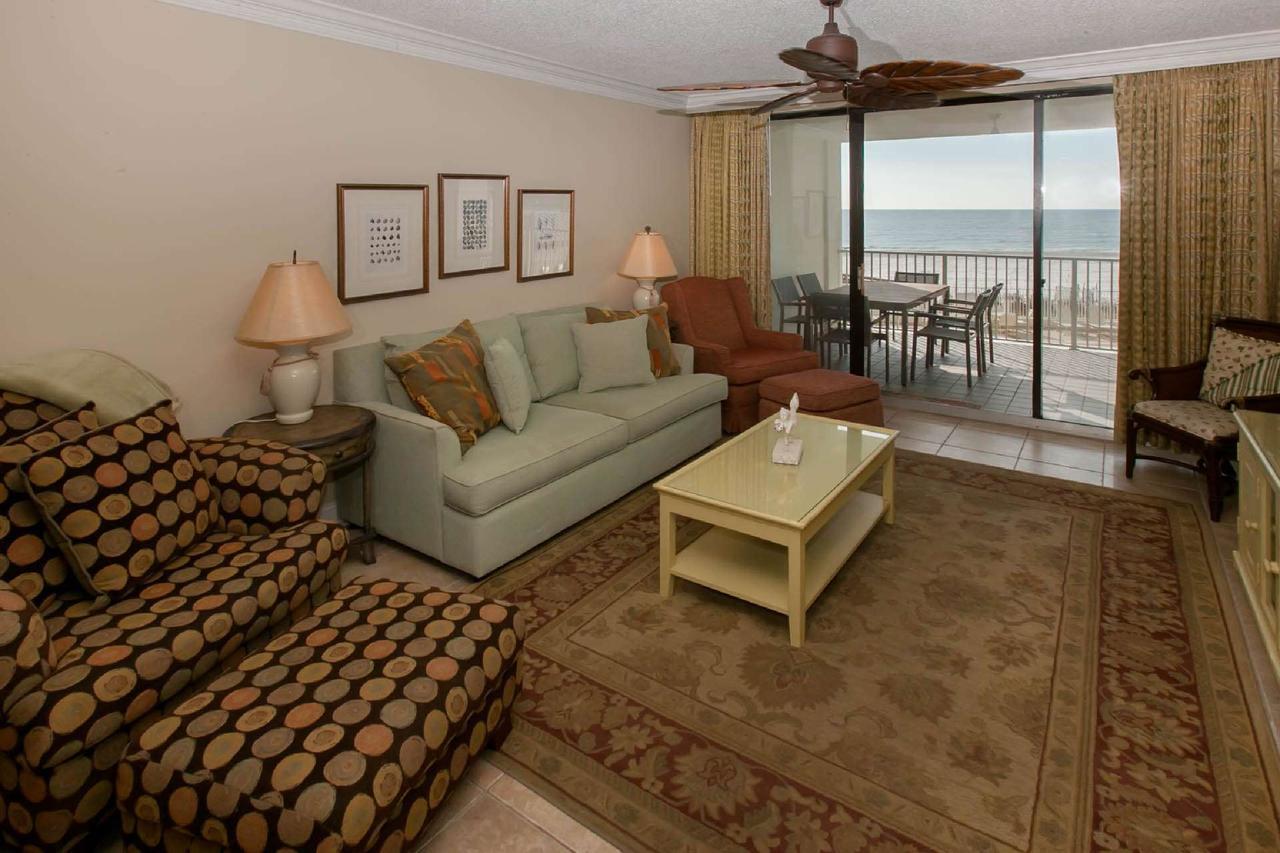 Pelican Pointe 205