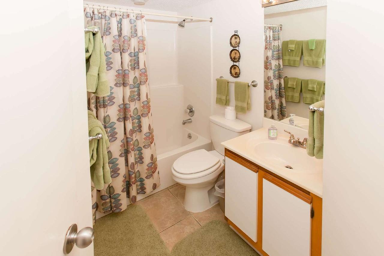 Pelican Pointe 205 *