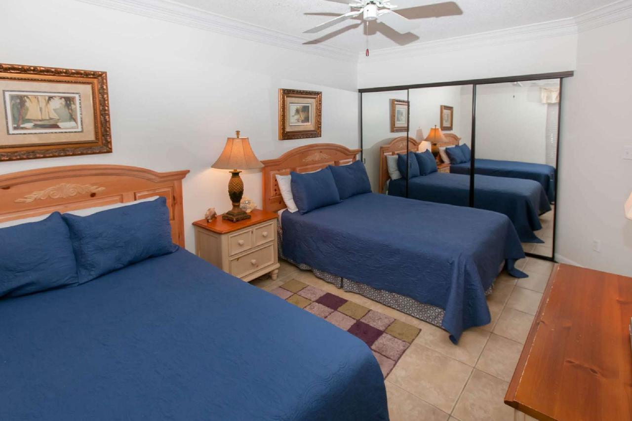 Pelican Pointe 205 *