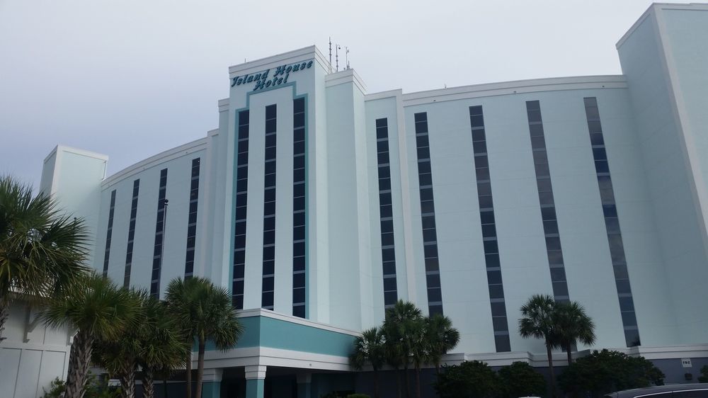 The Island House A Doubletree By Hilton Hotel
