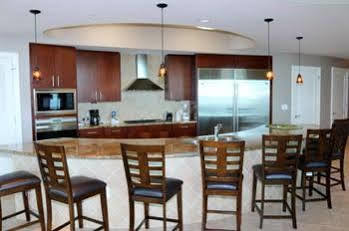 Hotel Turquoise By Luxury Coastal Vacations 4*