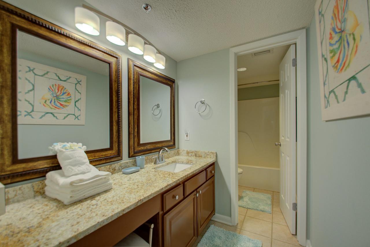 Phoenix Vi Unit 6808 Apartment *