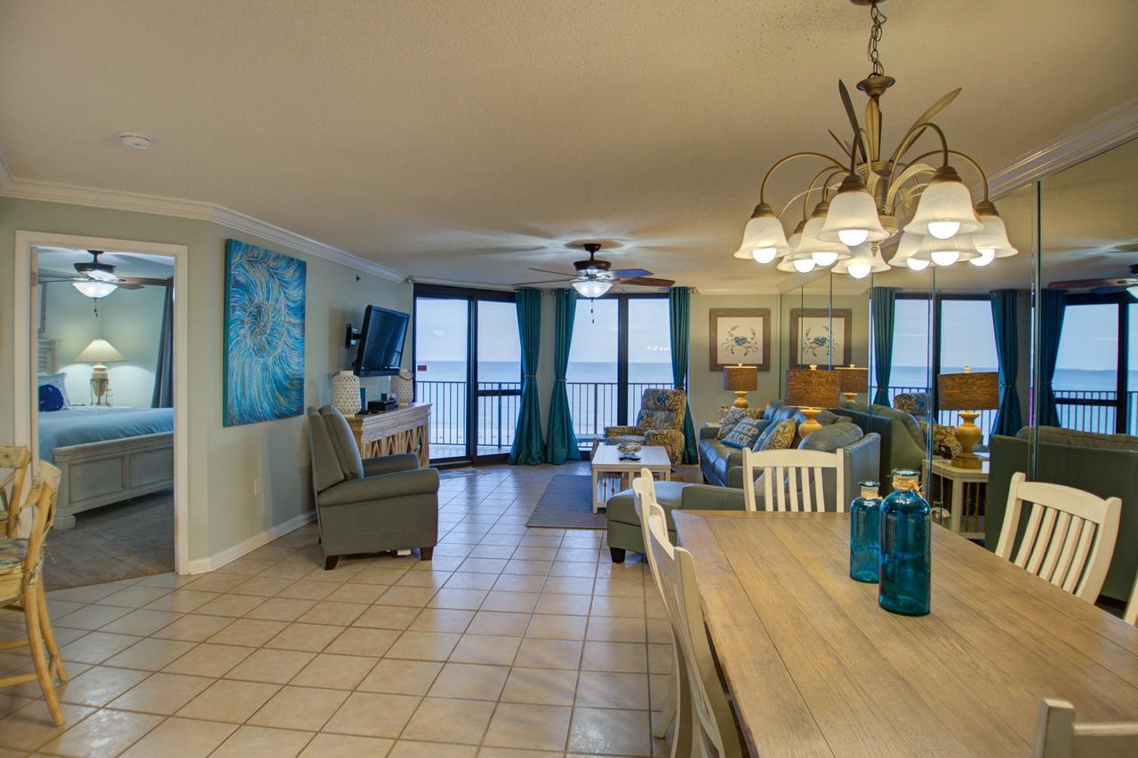 Apartment Phoenix Vi Unit 6808 *