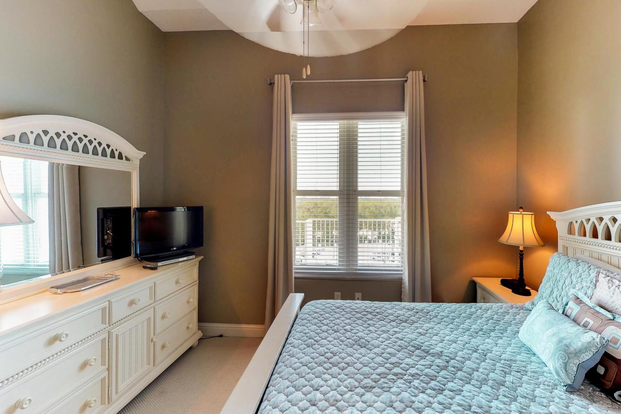 Apartment Wharf Orange Beach