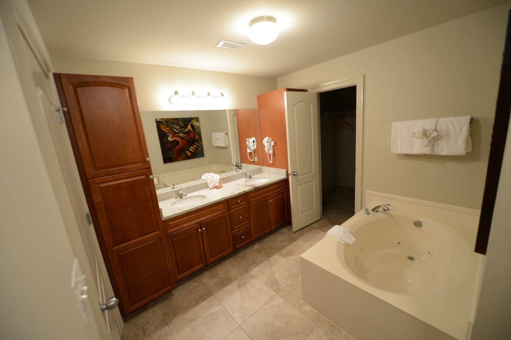 Phoenix West Ii By Brett-robinson Vacations Holiday home *